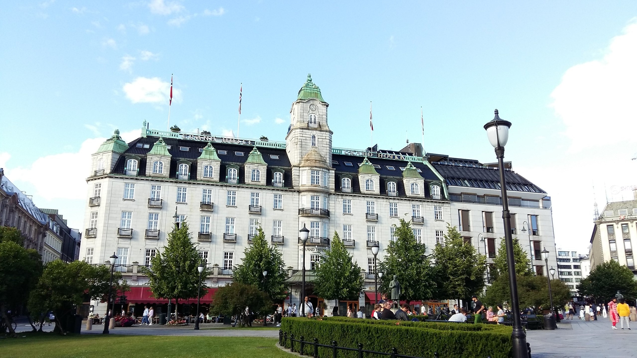 Grand Hotel, Oslo Wallpaper, 2560x1440 HD Desktop