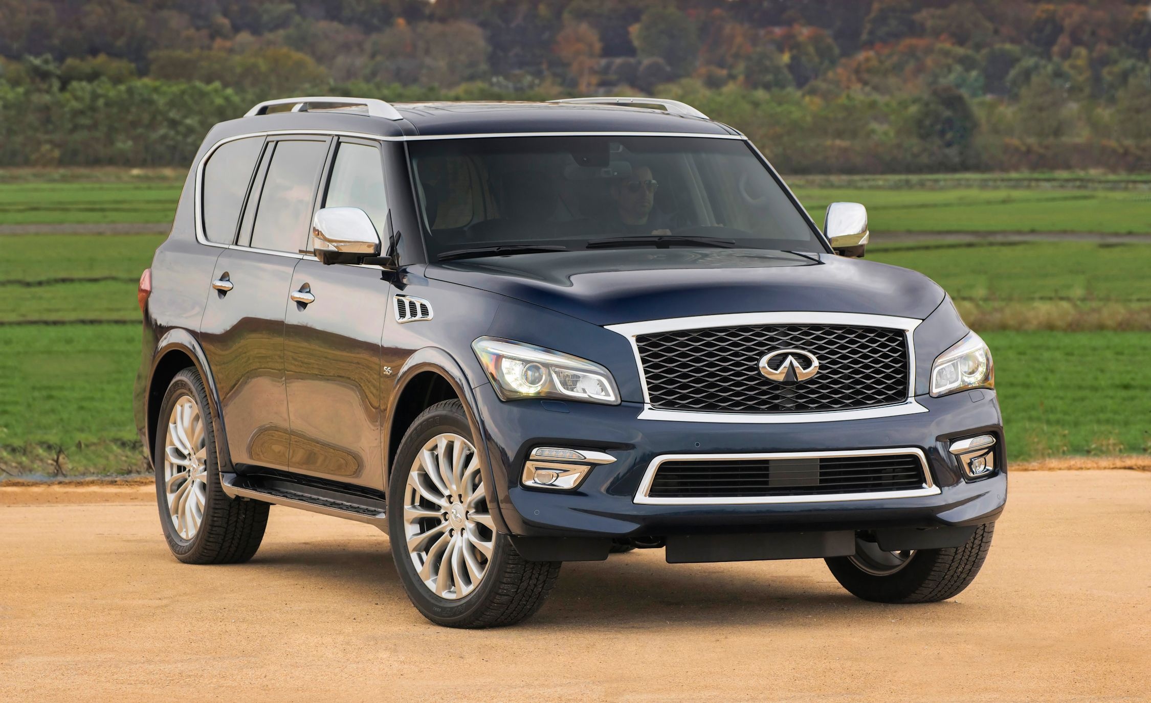 Infiniti QX80, Powerful engine, Premium features, Impressive size, 2250x1380 HD Desktop