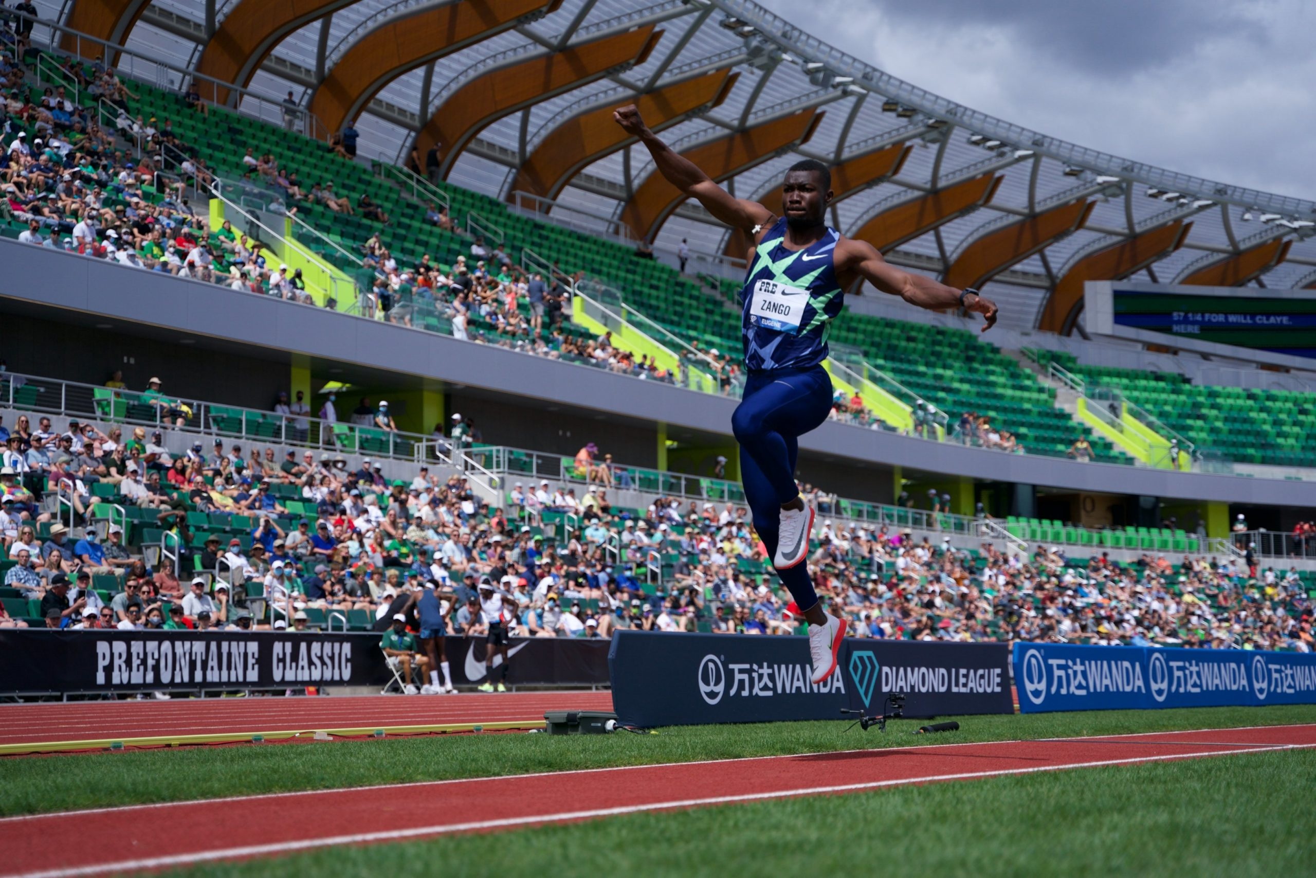 Hayward Field, Hugues Fabrice Zango Wallpaper, 2560x1710 HD Desktop