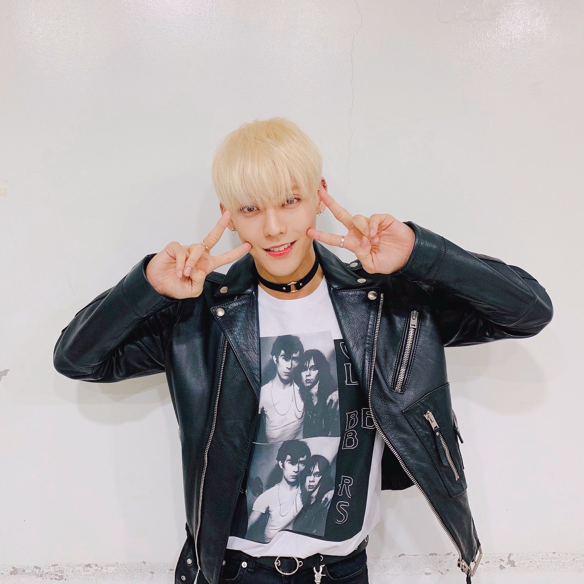 HUTA (Minhyuk), Talented singer, Captivating voice, Dynamic performances, 2050x2050 HD Phone