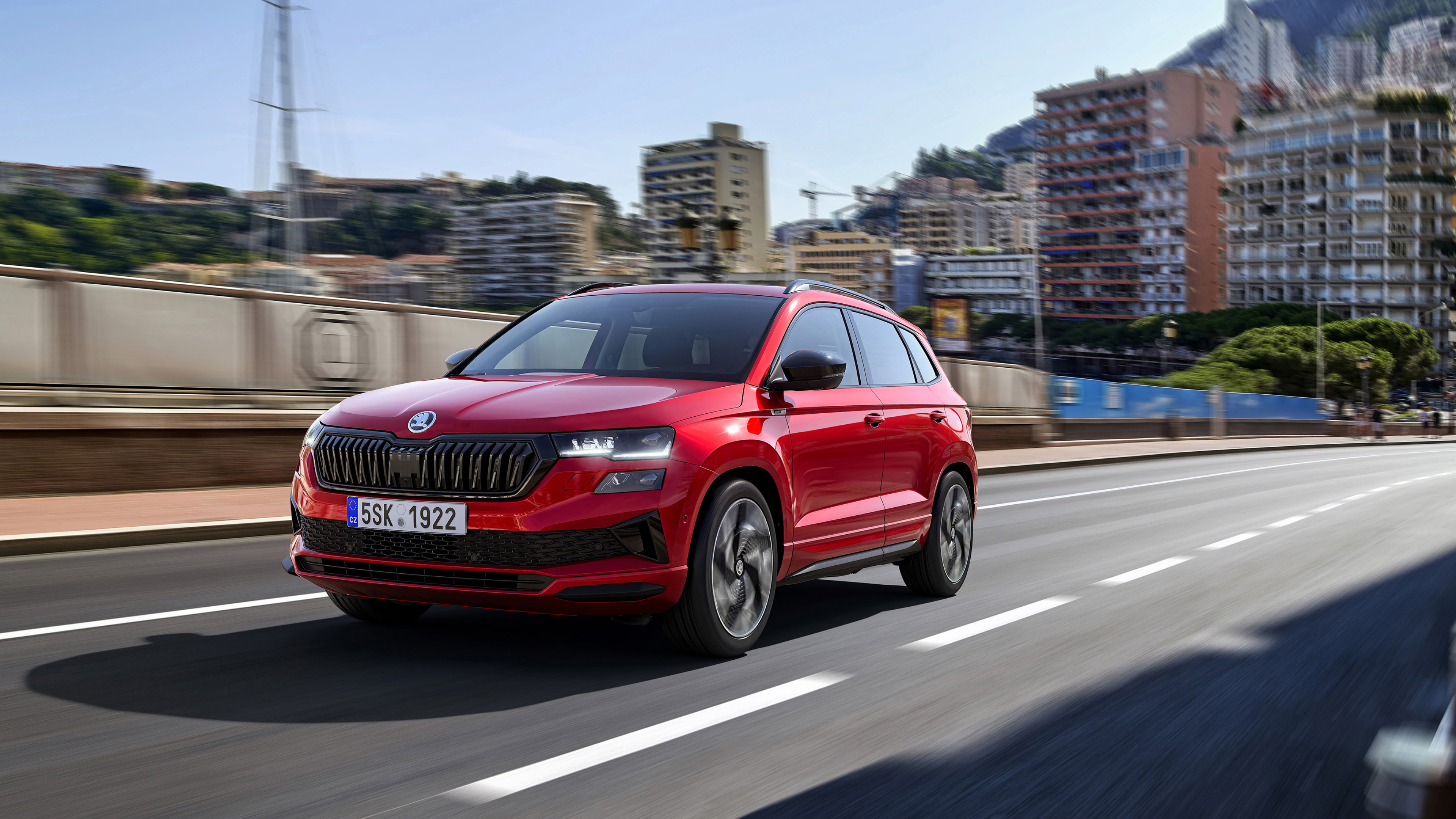 Skoda Karoq 4x4 sportline, Aggressive stance, Enhanced driving experience, Innovative technology, 3840x2160 4K Desktop