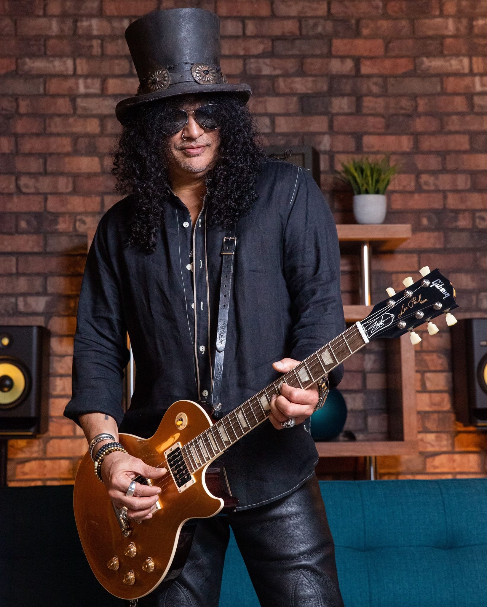 Slash, Legends of Tone, Guns N' Roses, Gear News, 1650x2050 HD Phone