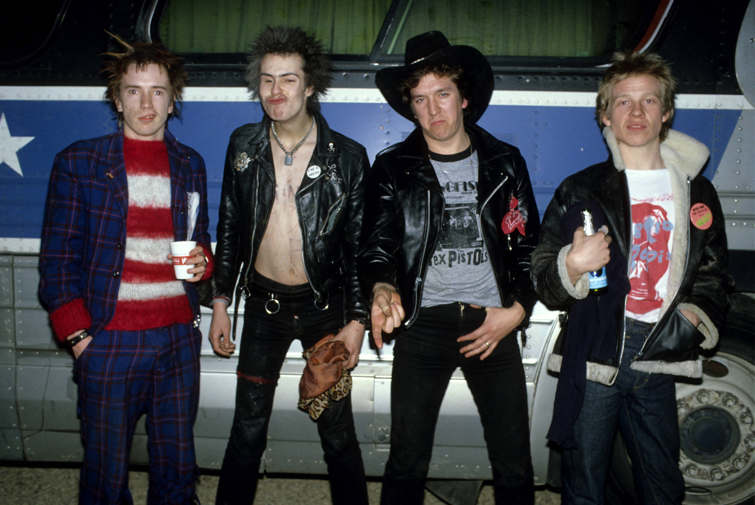 Sex Pistols music, Sid Vicious' legacy, Tragic end, Bassist's impact, 2560x1720 HD Desktop