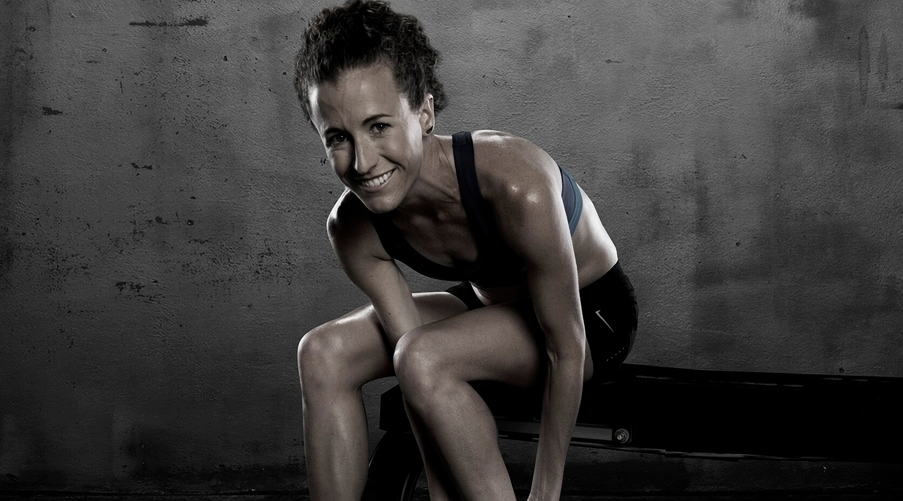 Amy Cragg, Long-distance specialist, Marathon aficionado, Podium finisher, 2880x1600 HD Desktop