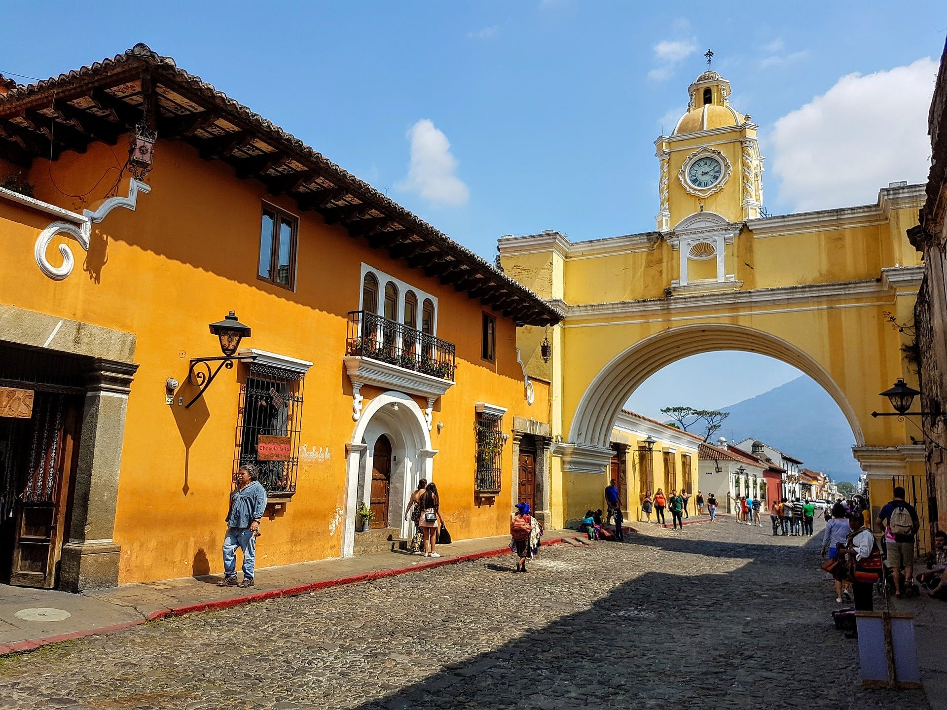 Volunteer in Antigua Guatemala, IVHQ, Volunteer work, Travels expert, 1920x1440 HD Desktop