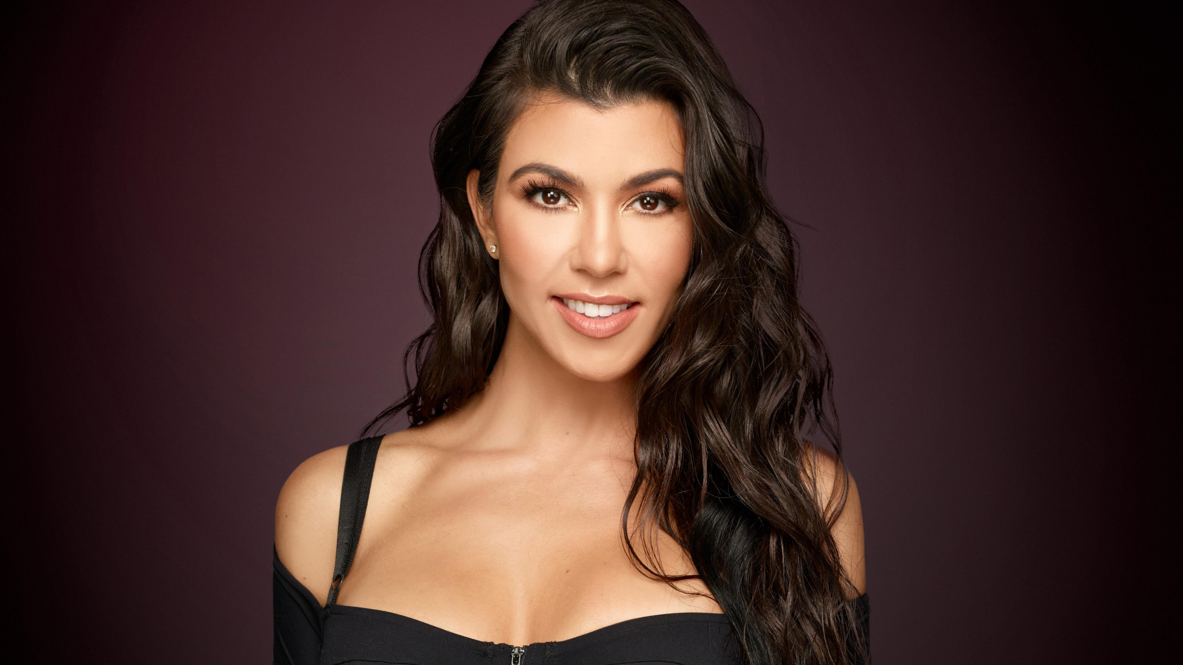 Kourtney Kardashian, Celebrity smile, TV personality, 4K wallpaper, 3840x2160 4K Desktop