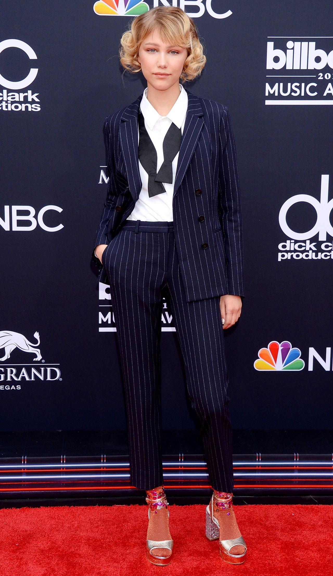 Grace VanderWaal, Fashion icon, Outfit inspiration, Celebmafia, 1280x2220 HD Phone