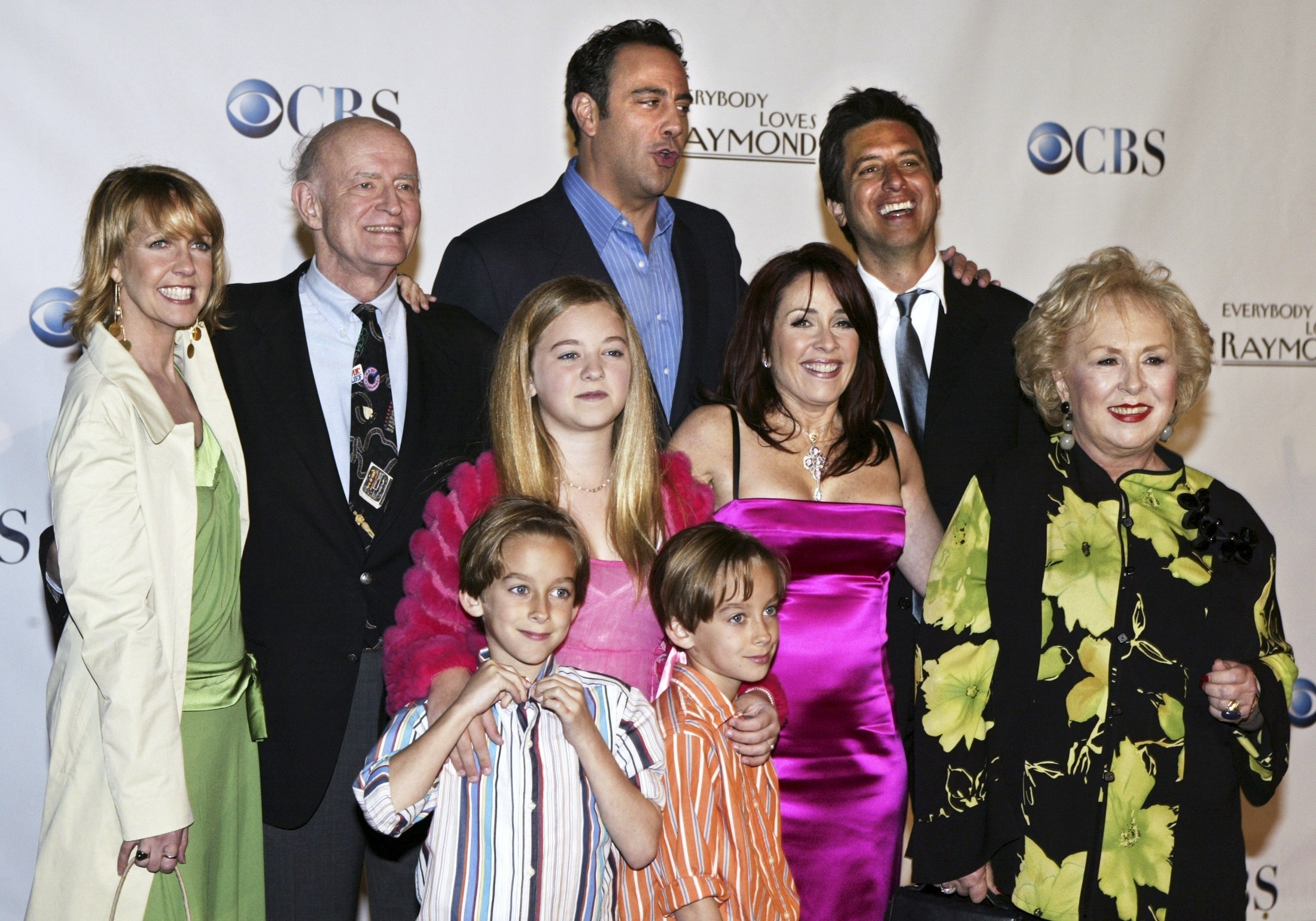 Everybody Loves Raymond, Theme song, Catchy jingle, Iconic TV soundtrack, 2200x1540 HD Desktop