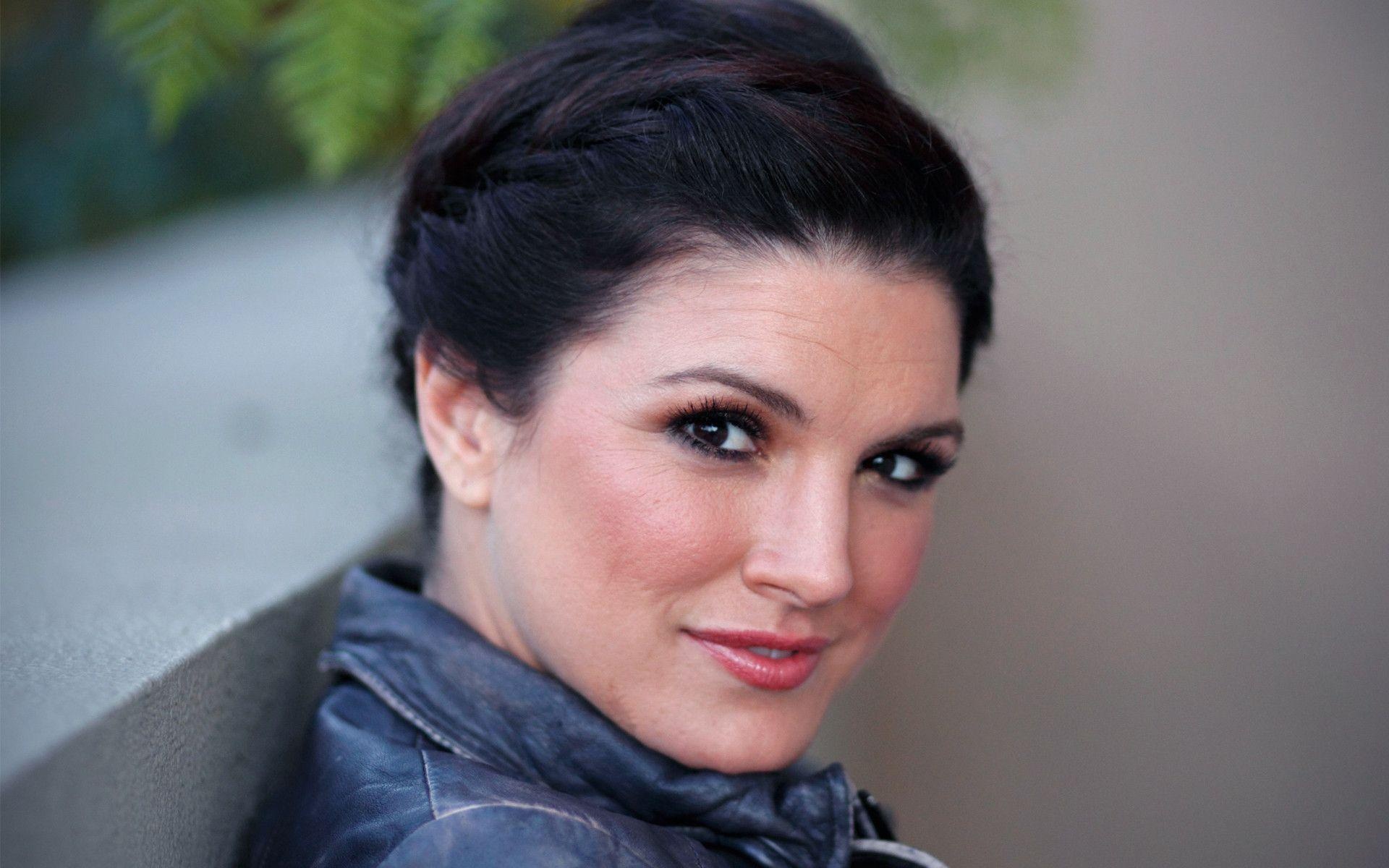 Gina Carano, Desktop wallpapers, Stunning images, Hollywood glamour, 1920x1200 HD Desktop