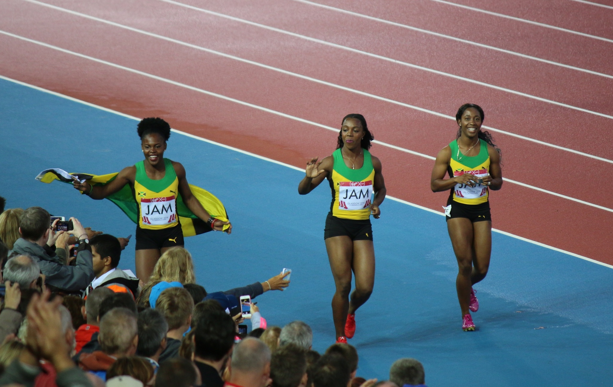 Shelly-Ann Fraser-Pryce, Jamaica's mommy rocket, Fastest woman alive, Global voices, 2050x1300 HD Desktop