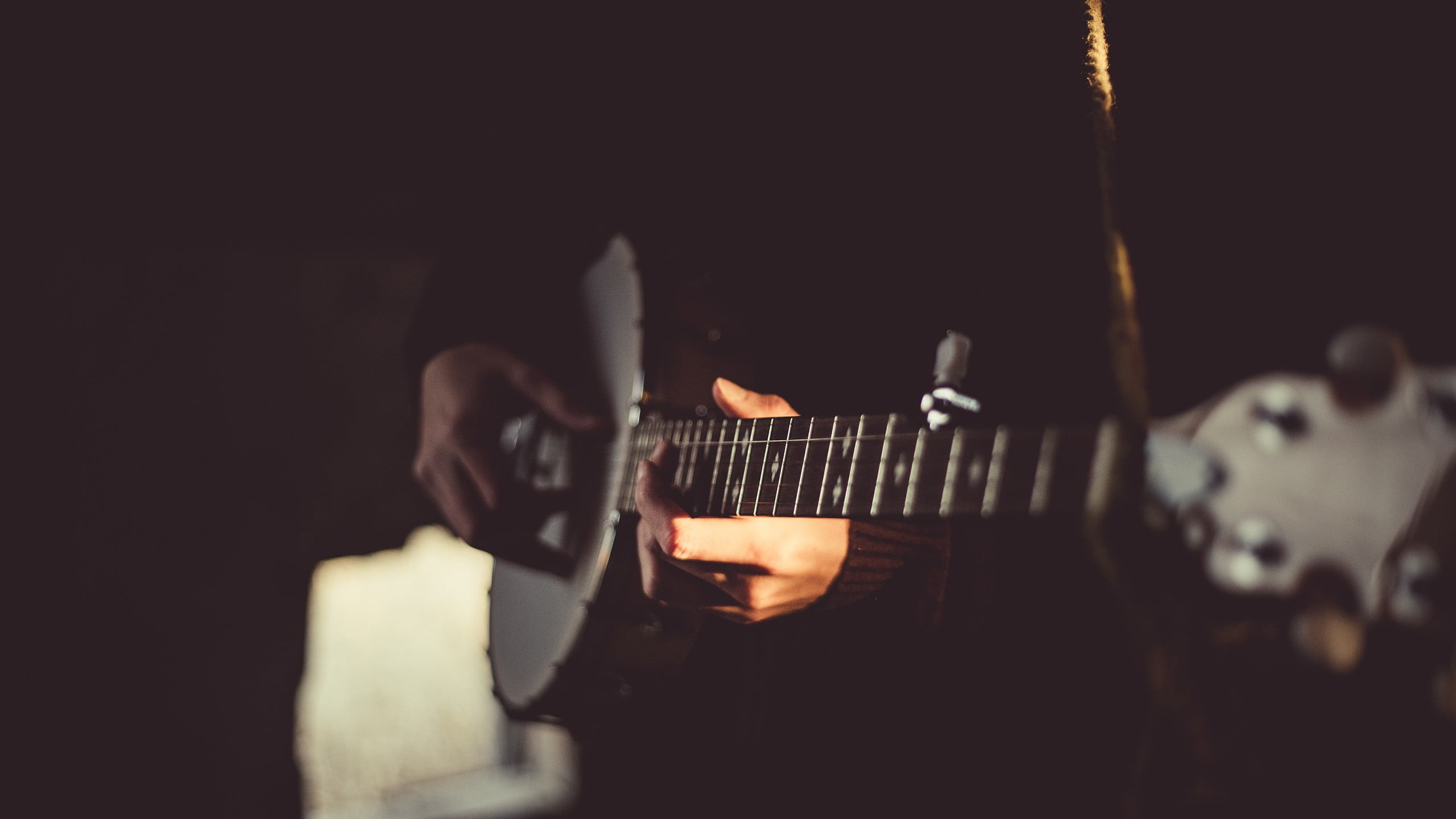 Black electric guitar, Banjo hands, Musical instrument, HD wallpaper, 2560x1440 HD Desktop