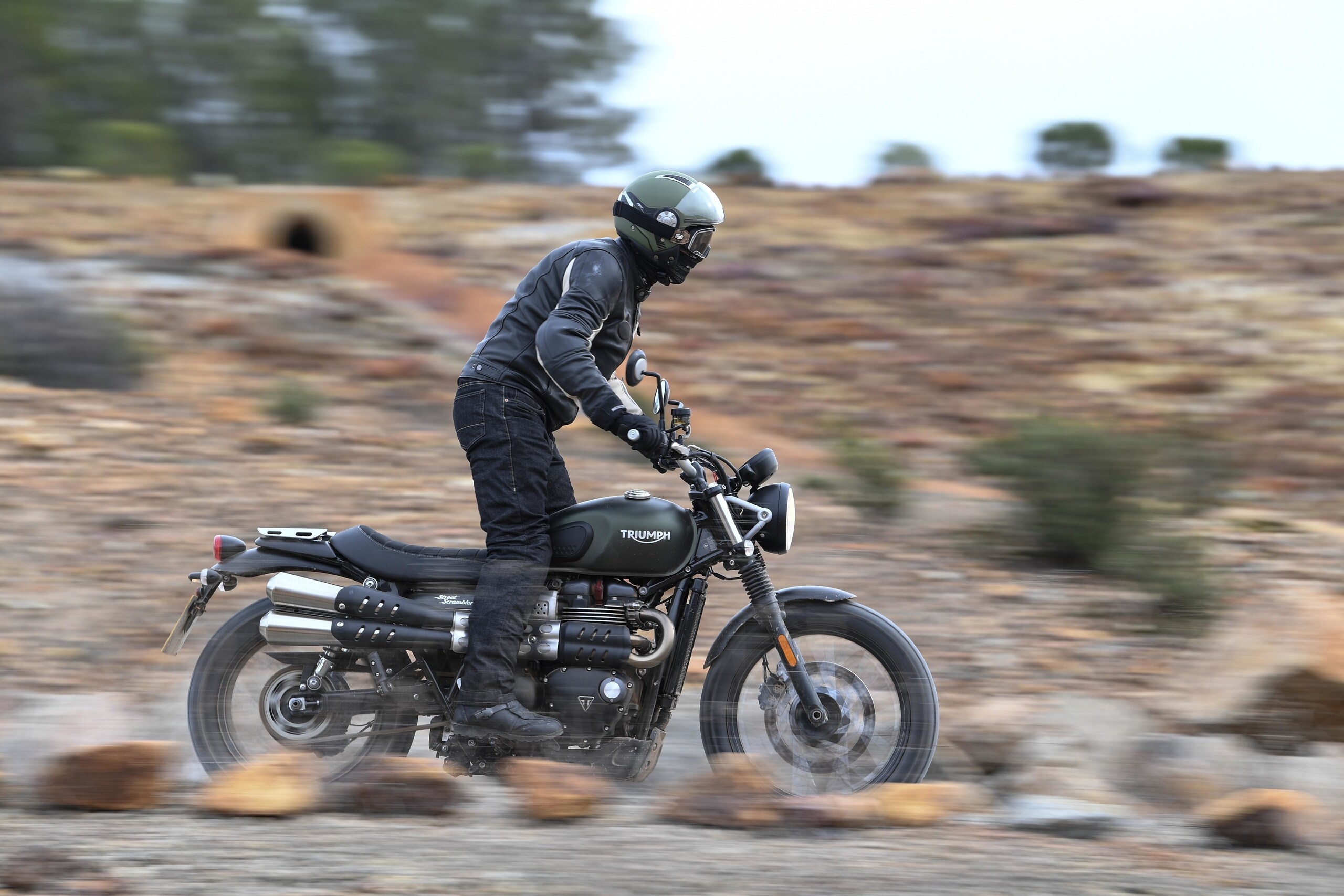 Triumph Street Scrambler, Triumph, Fascino Si Fonde, Guidare Foto, 2560x1710 HD Desktop