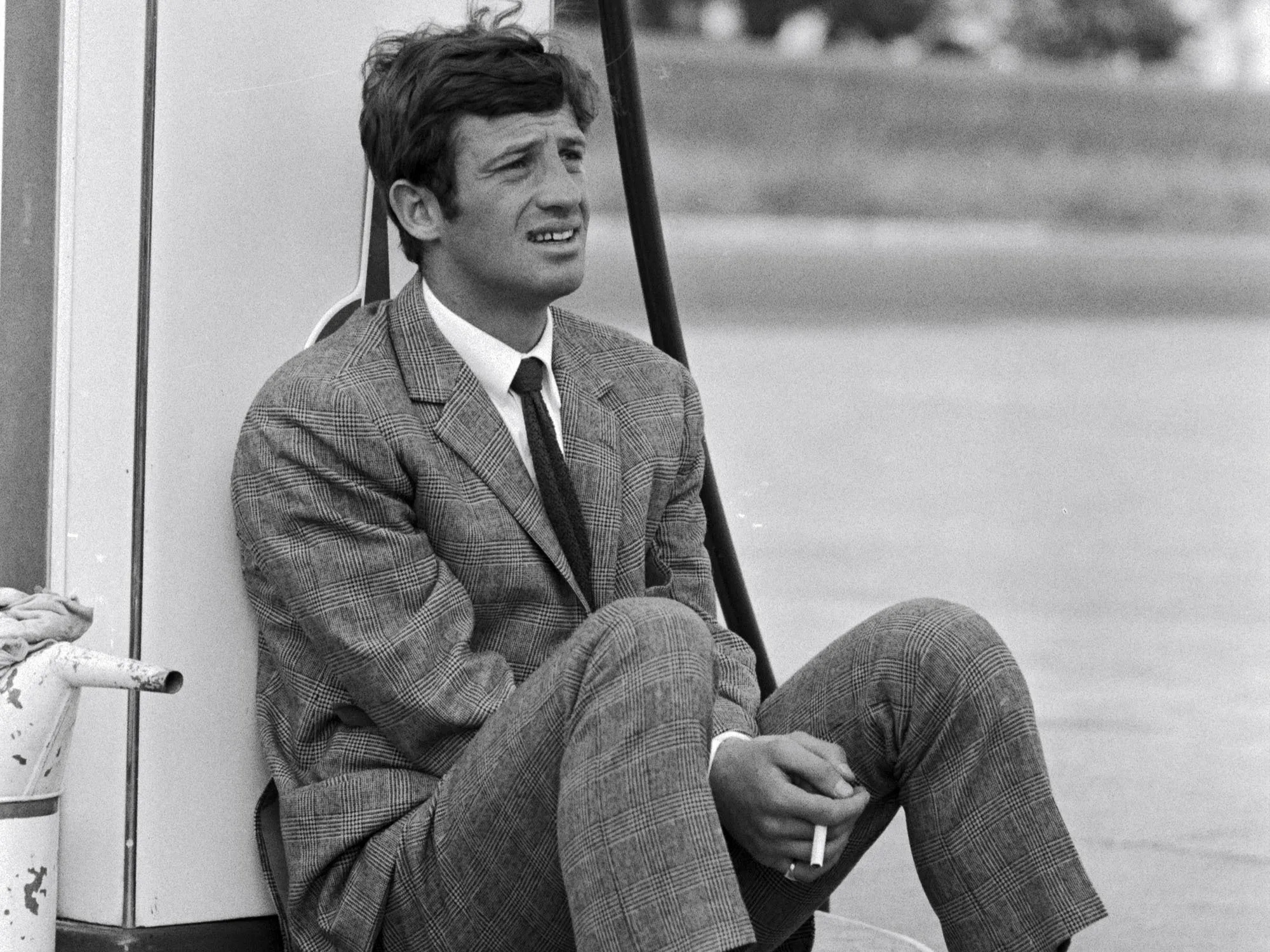 Jean-Paul Belmondo movies, Kanada Manifest Minimln, Jean Pol Belmondo, Zruen, 2000x1500 HD Desktop