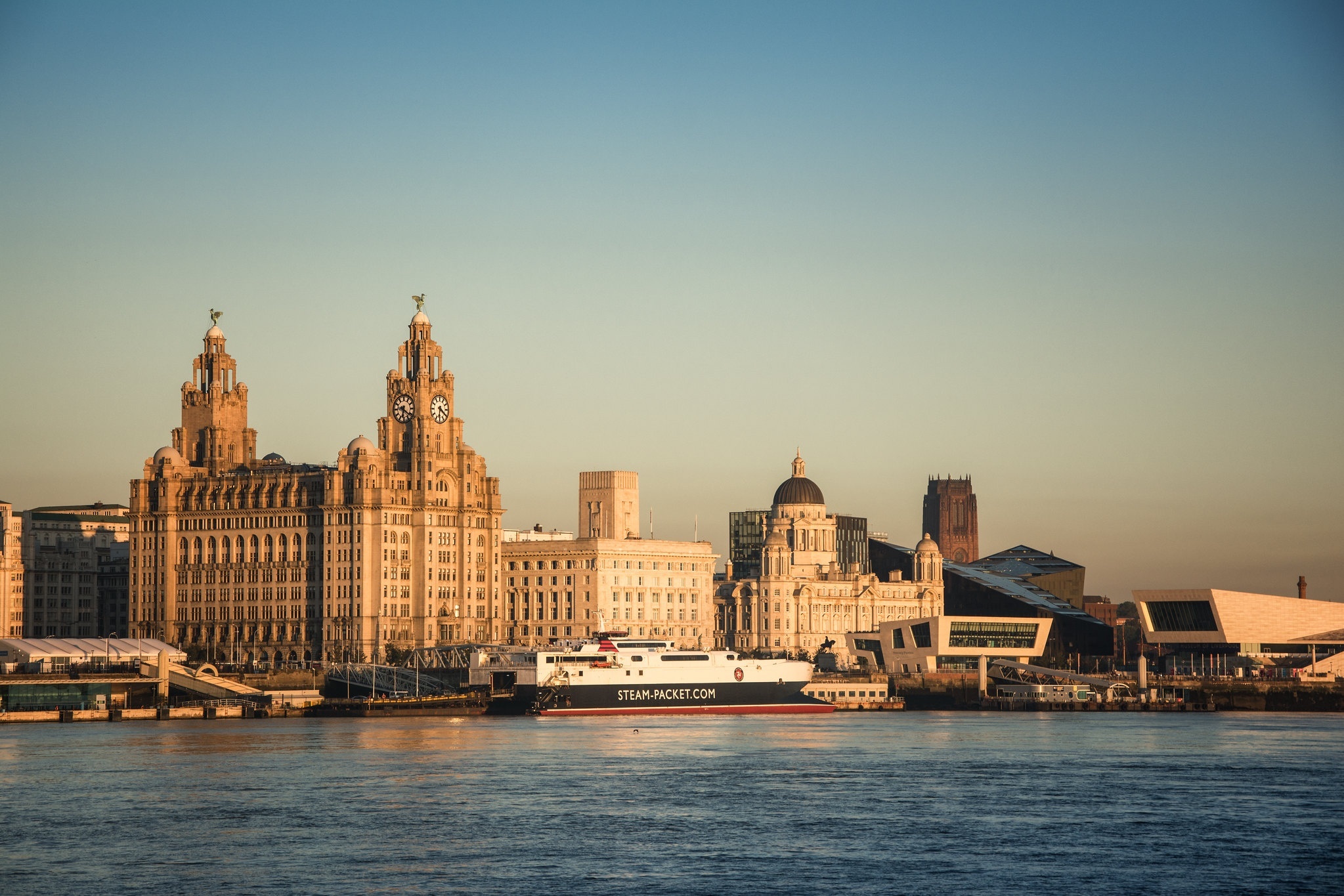 Liverpool Skyline, Hiking trails, Outdoor activities, Liverpool attractions, 2050x1370 HD Desktop