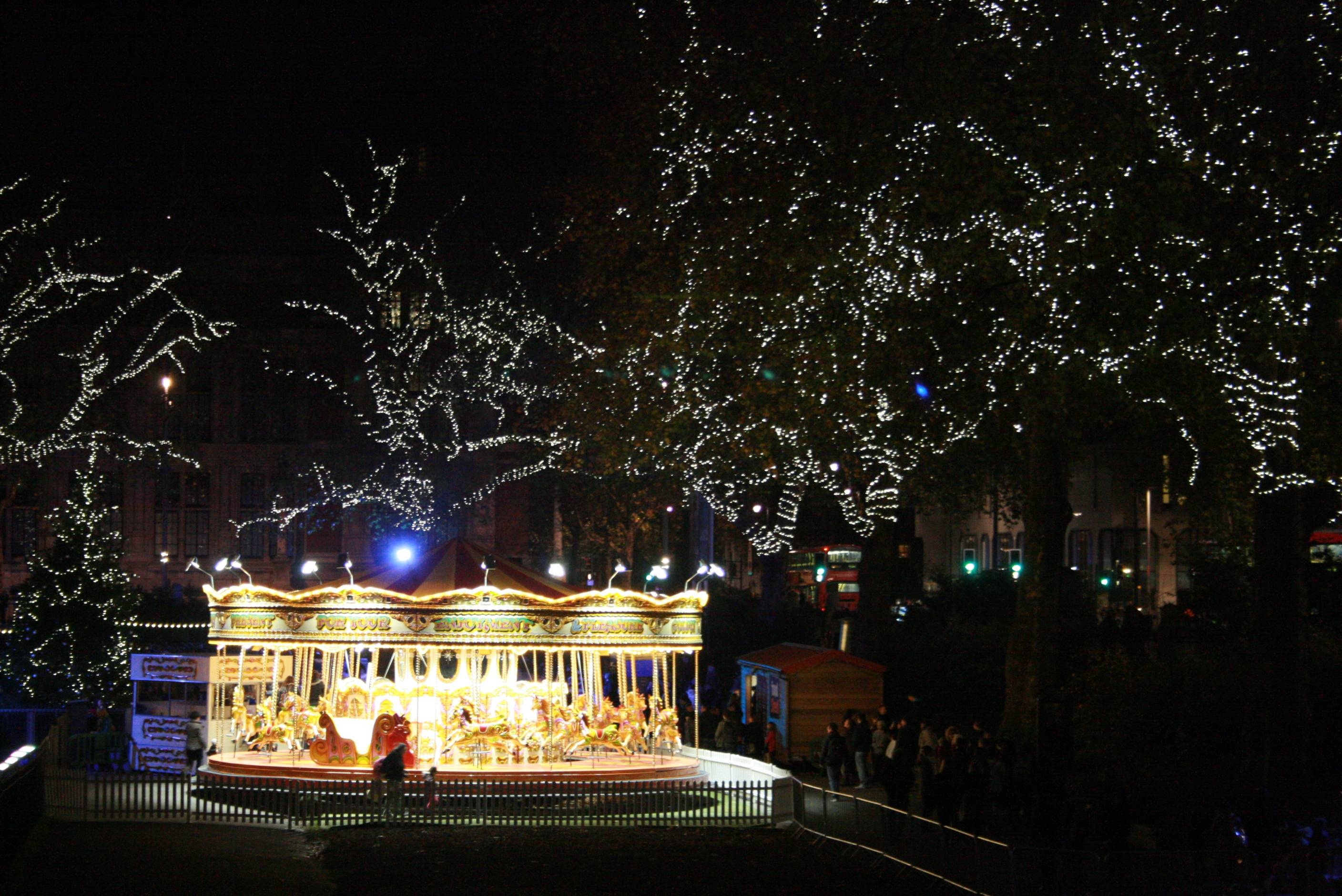 Merry go round wallpapers, Desktop background, Mobile wallpaper, 2015 Christmas, 2820x1880 HD Desktop