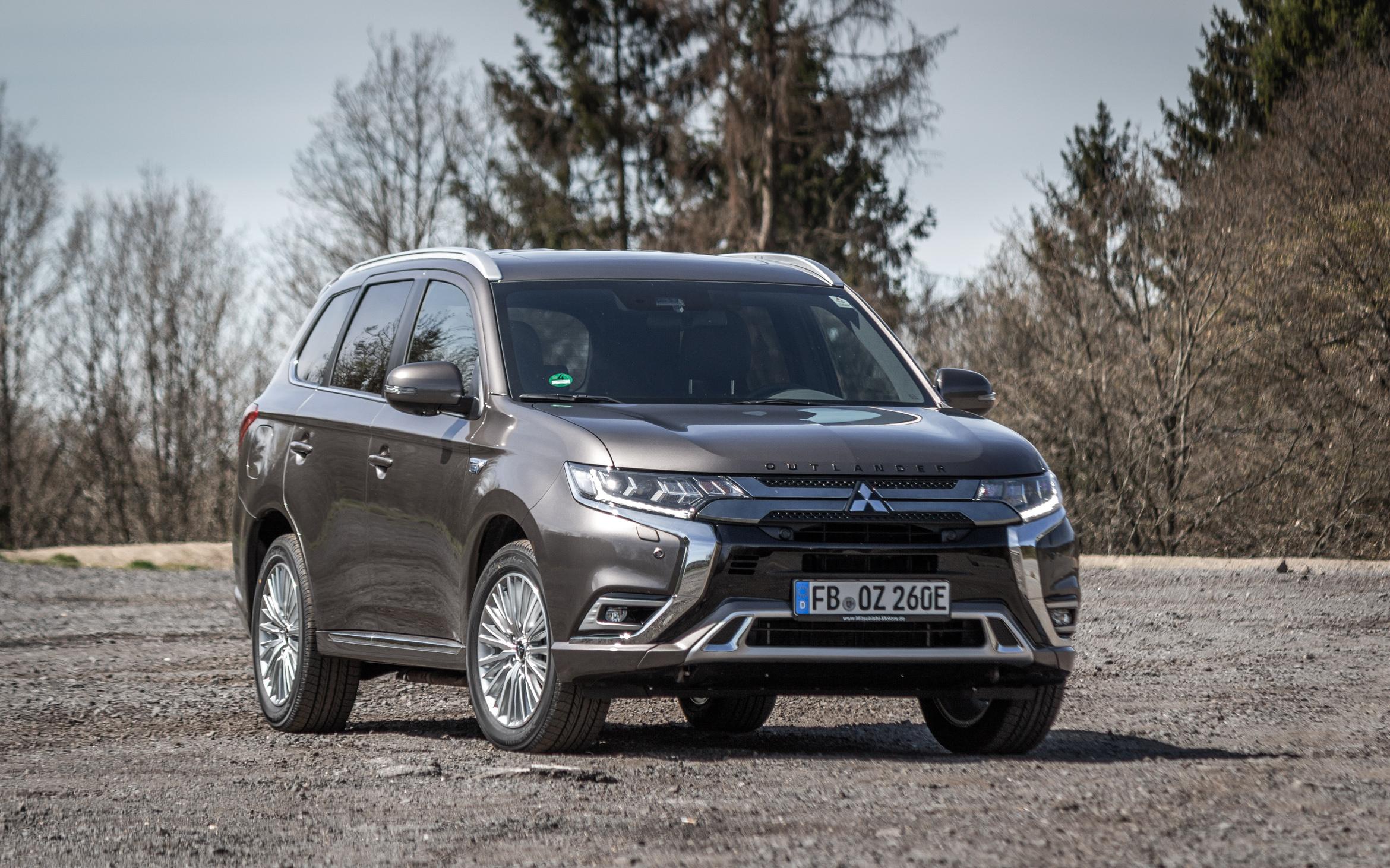 Mitsubishi Outlander PHEV, Powerbank auf 4 Rdern, 2340x1470 HD Desktop