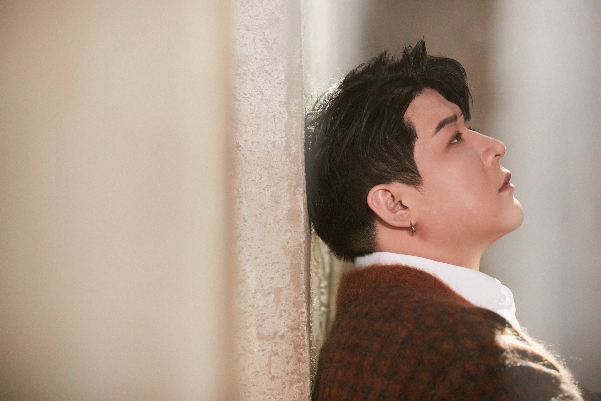 Shindong, Emotionally charged comeback, Callin' music video, 2050x1370 HD Desktop