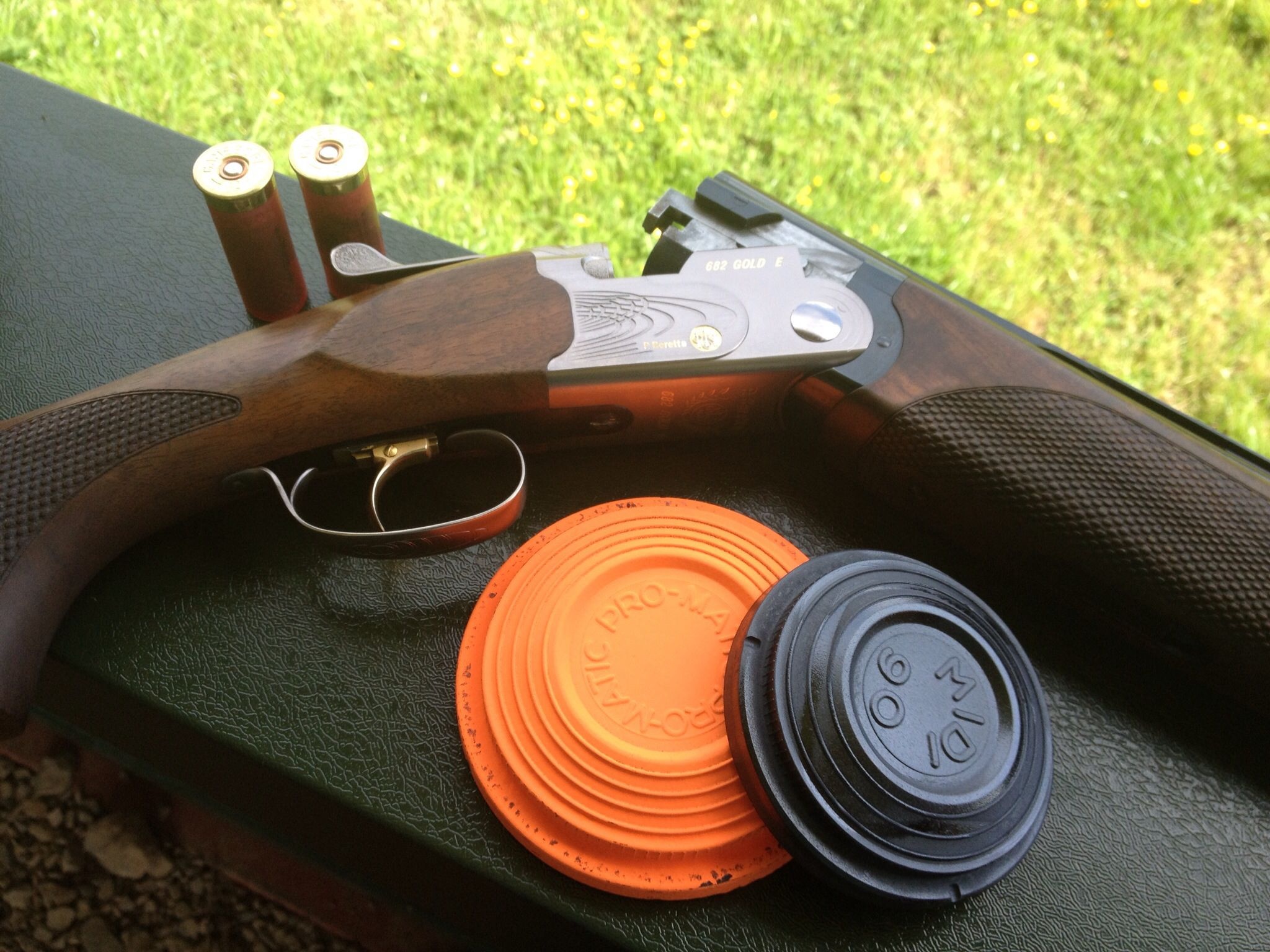 Shotgun and clay targets, Skeet Shooting Wallpaper, 2050x1540 HD Desktop