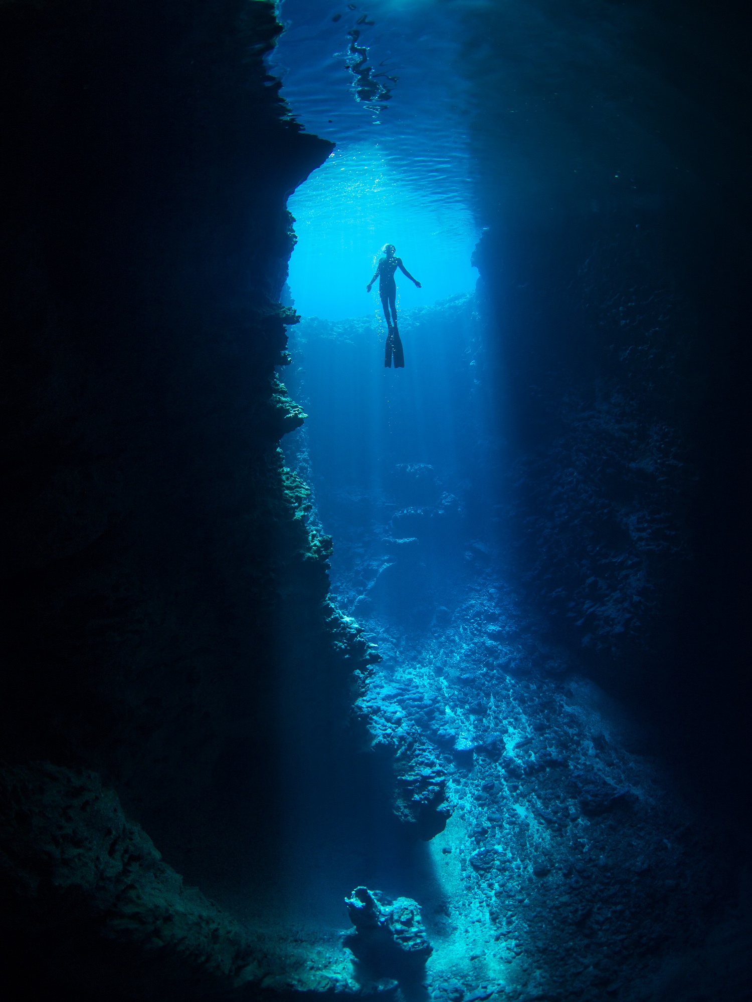 Freediving, Sports,Diver HD Wallpaper,Underwater Beauty, 1500x2000 HD Phone