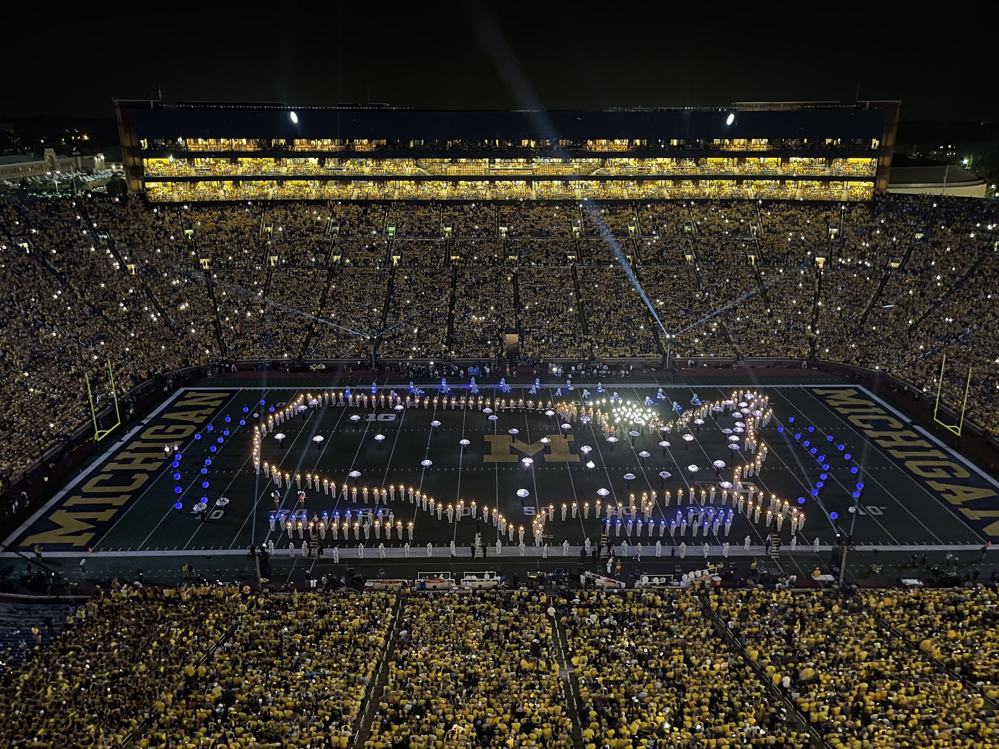 Michigan marching band, Spectacular tribute, Energetic performance, Musical excellence, 2050x1540 HD Desktop