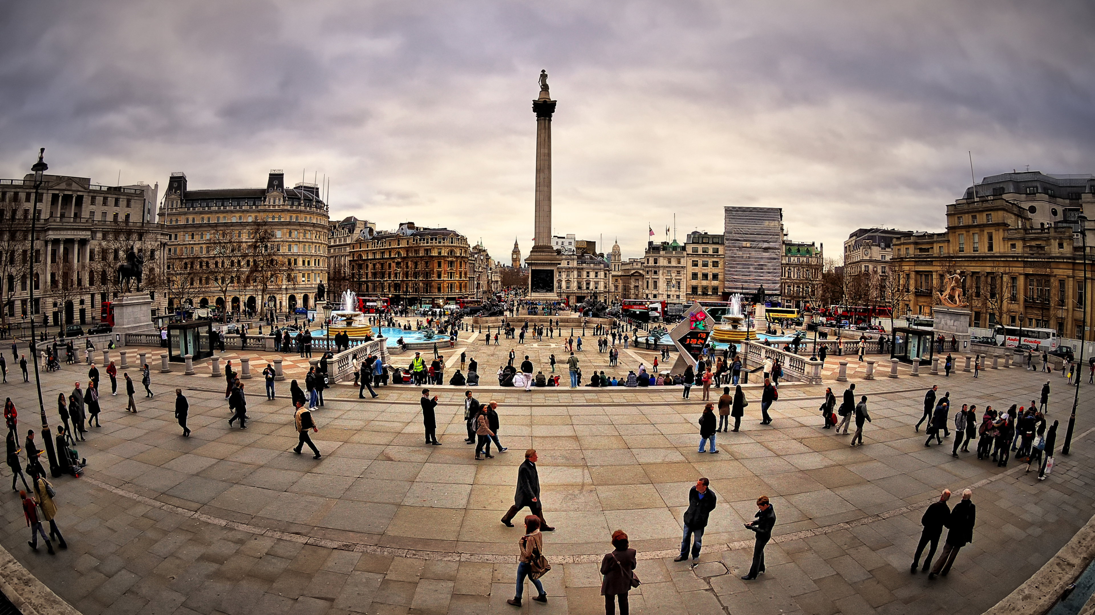 Trafalgar Square, Public space, Cultural events, City charm, 3840x2160 4K Desktop