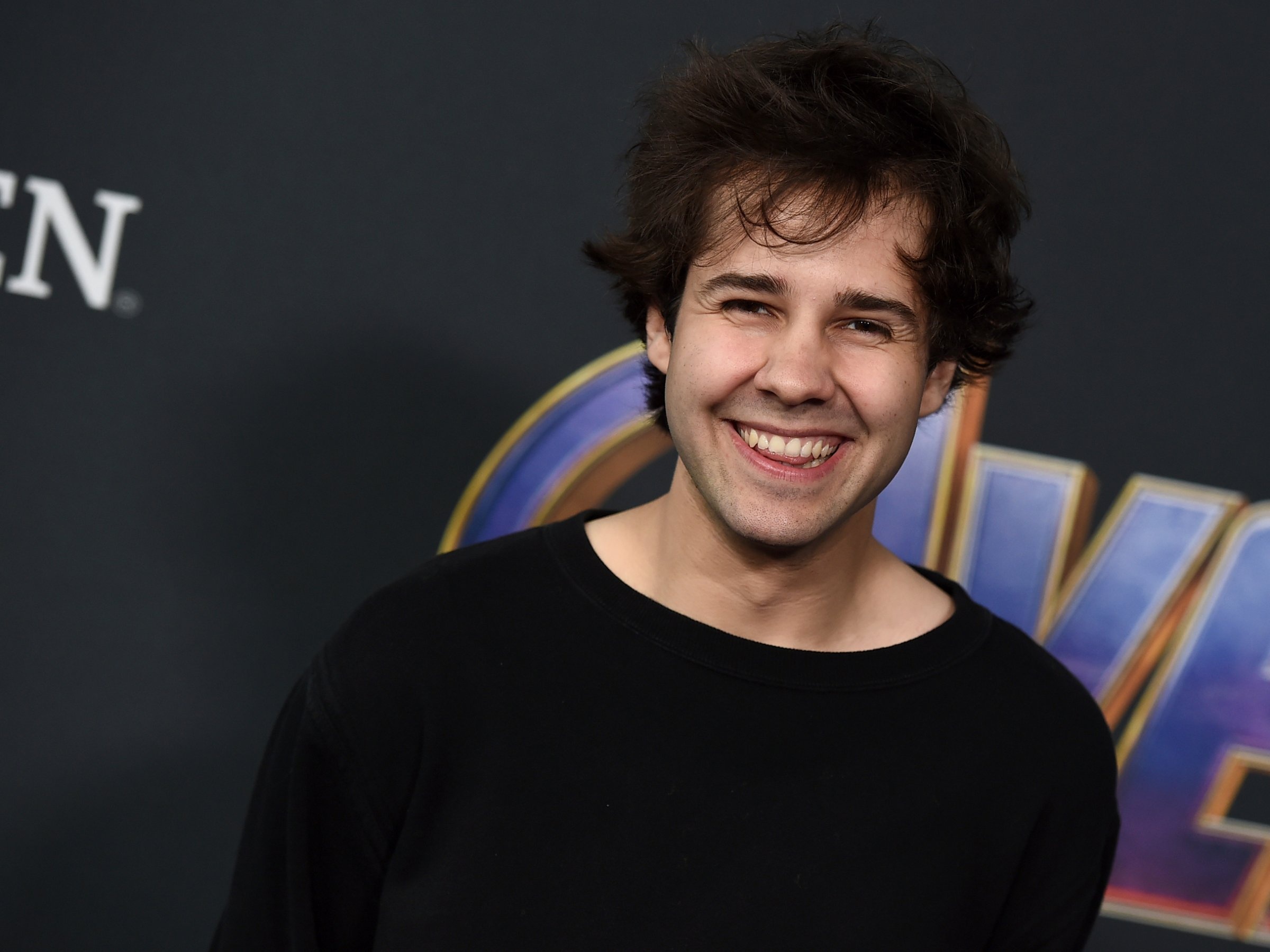 David Dobrik's net worth, YouTube stardom, Career rise, David Dobrik, 2400x1800 HD Desktop