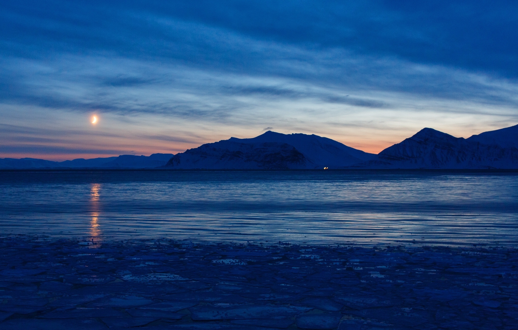 Arctic Ocean, Svalbard, Arctic Ocean wallpaper, Arctic Ocean scenery, 2040x1300 HD Desktop