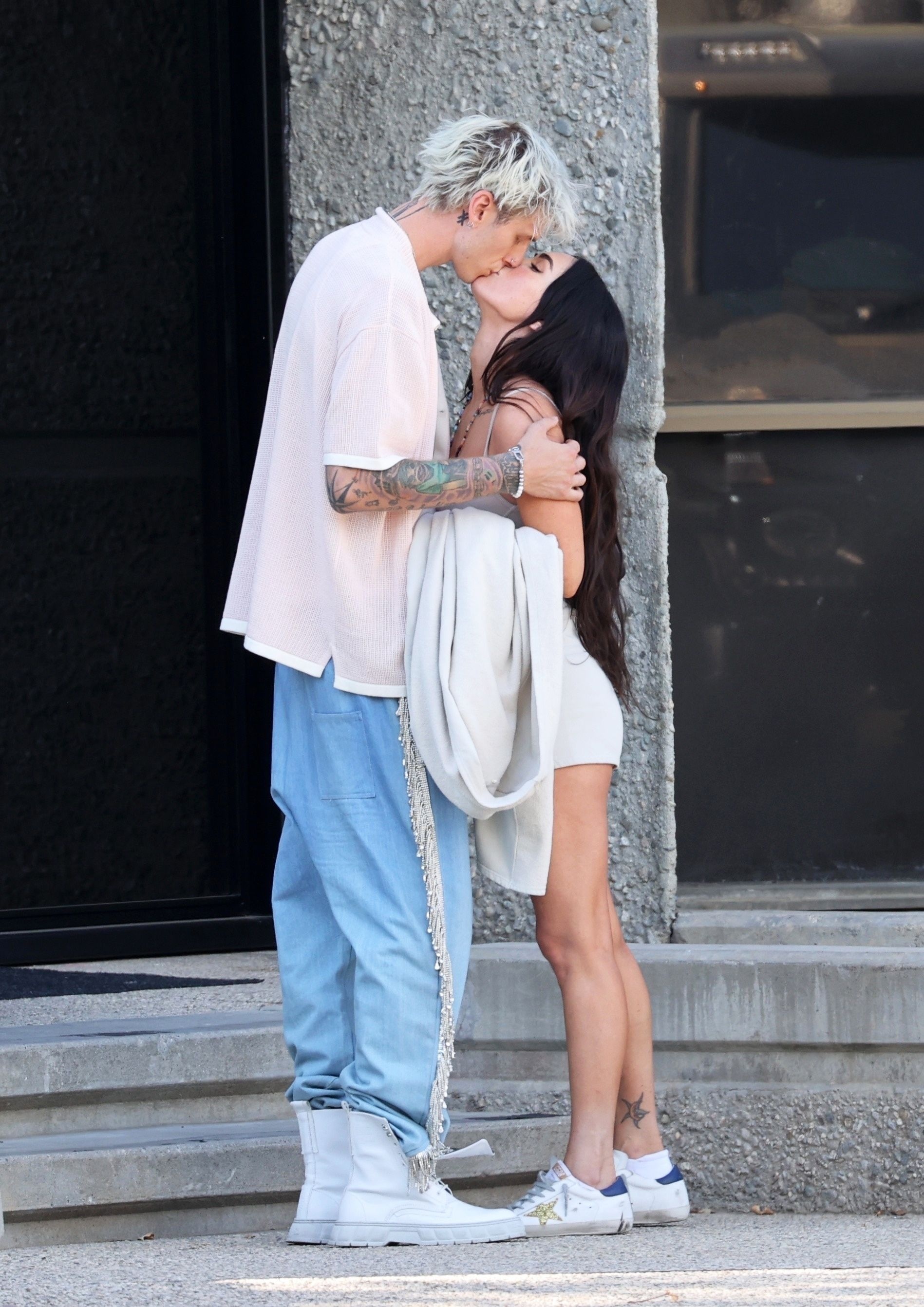 Megan Fox, Machine Gun Kelly, Making Out, 1900x2690 HD Phone