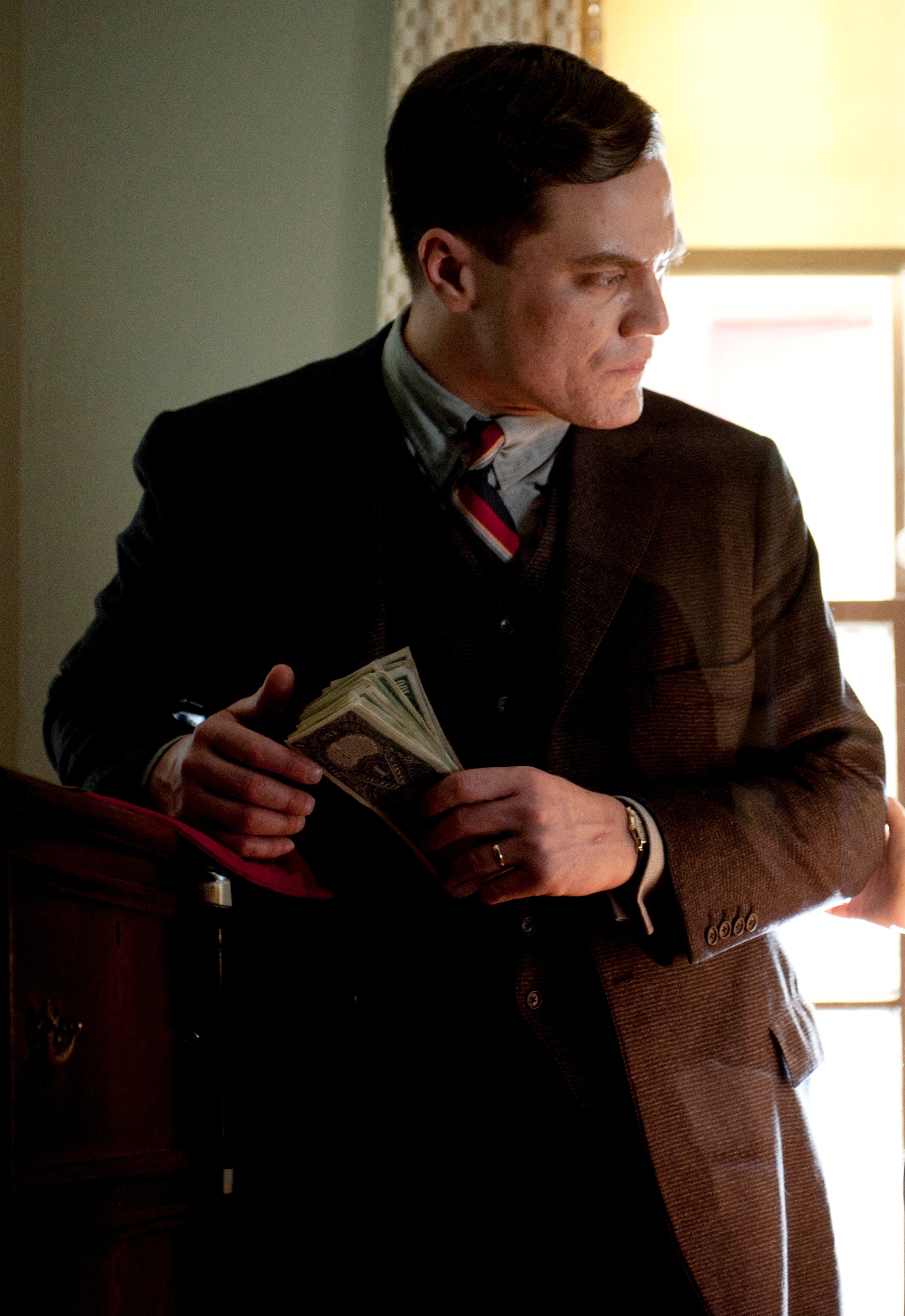 Michael Shannon, Photos pictures, Stills images, Explore 92, 1950x2840 HD Phone