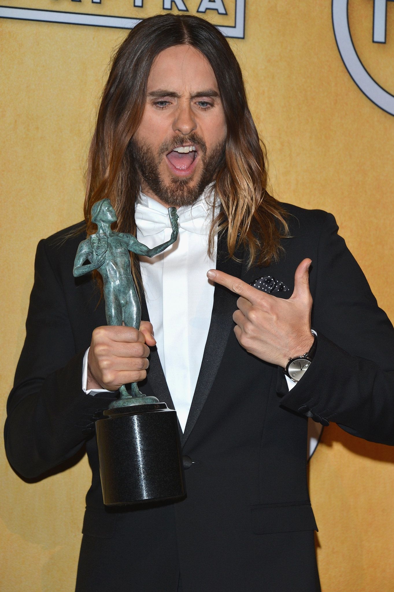 SAG Awards, Celebrity entertainment, Jared Leto, Trophy, 1370x2050 HD Phone