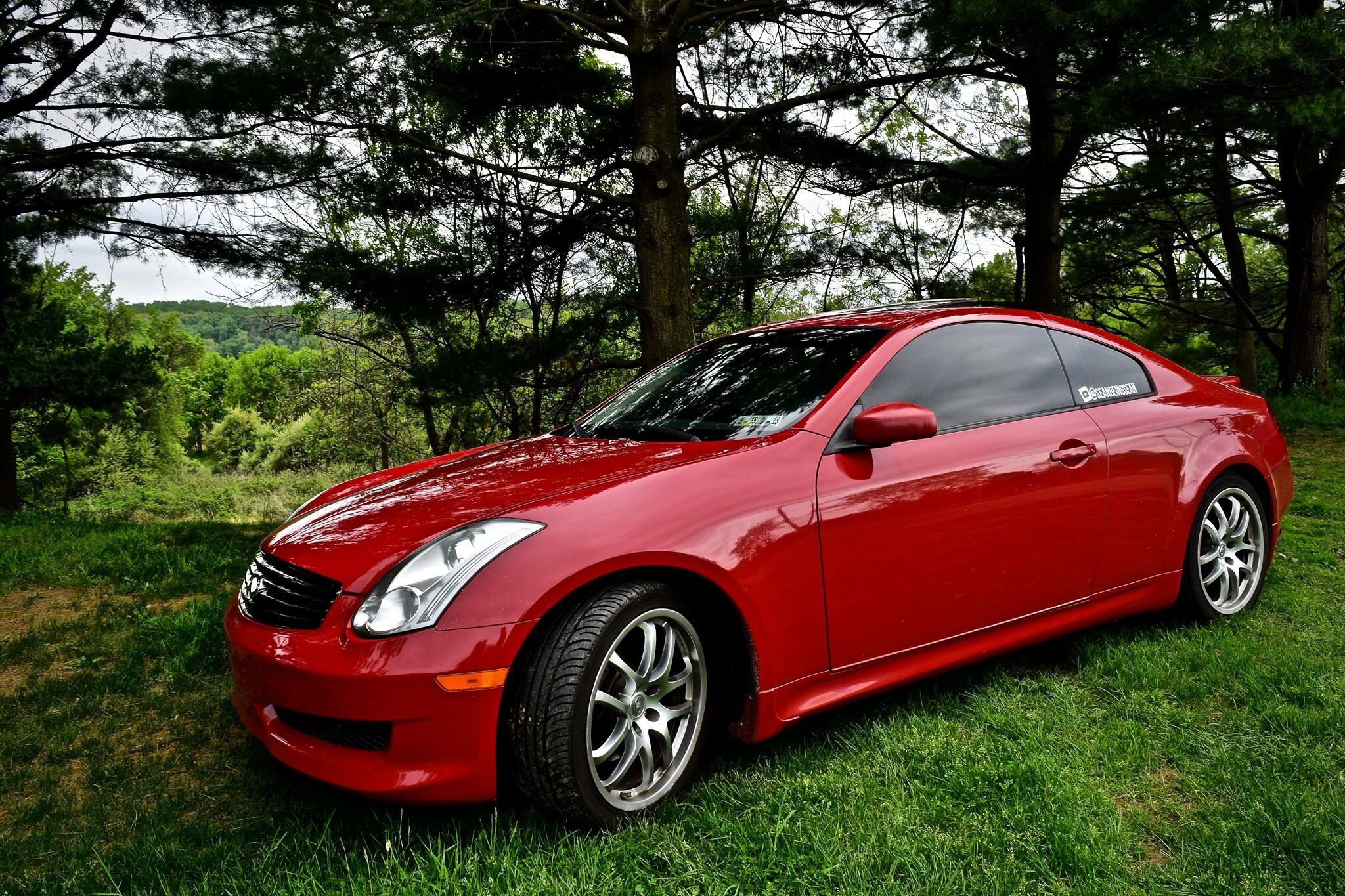 Infiniti G35 Coupe, Captivating beauty, Sleek luxury car, Automotive elegance, 2050x1370 HD Desktop