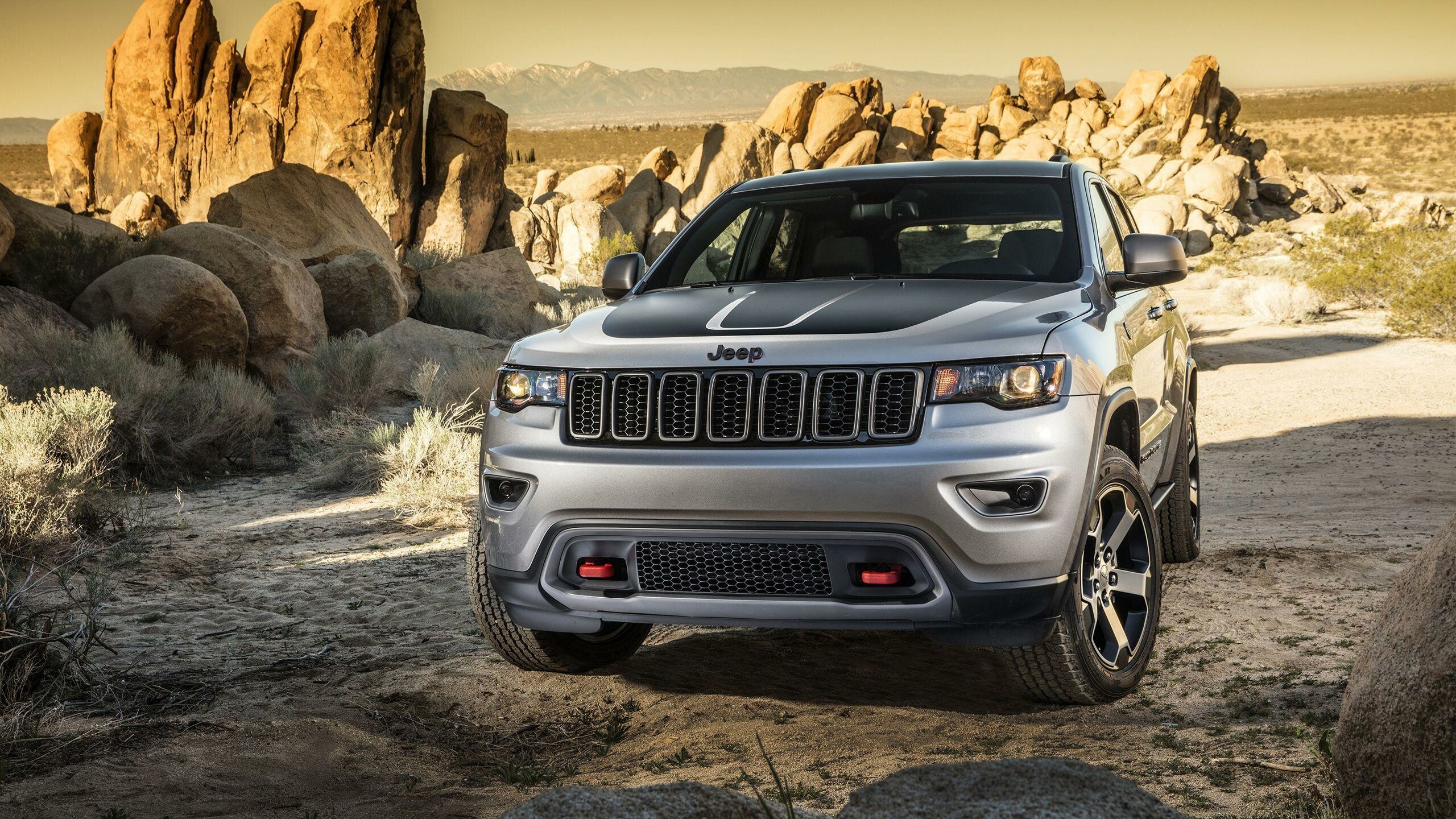 Jeep Grand Cherokee, Striking wallpapers, Elegant SUV, Captivating shots, 2560x1440 HD Desktop