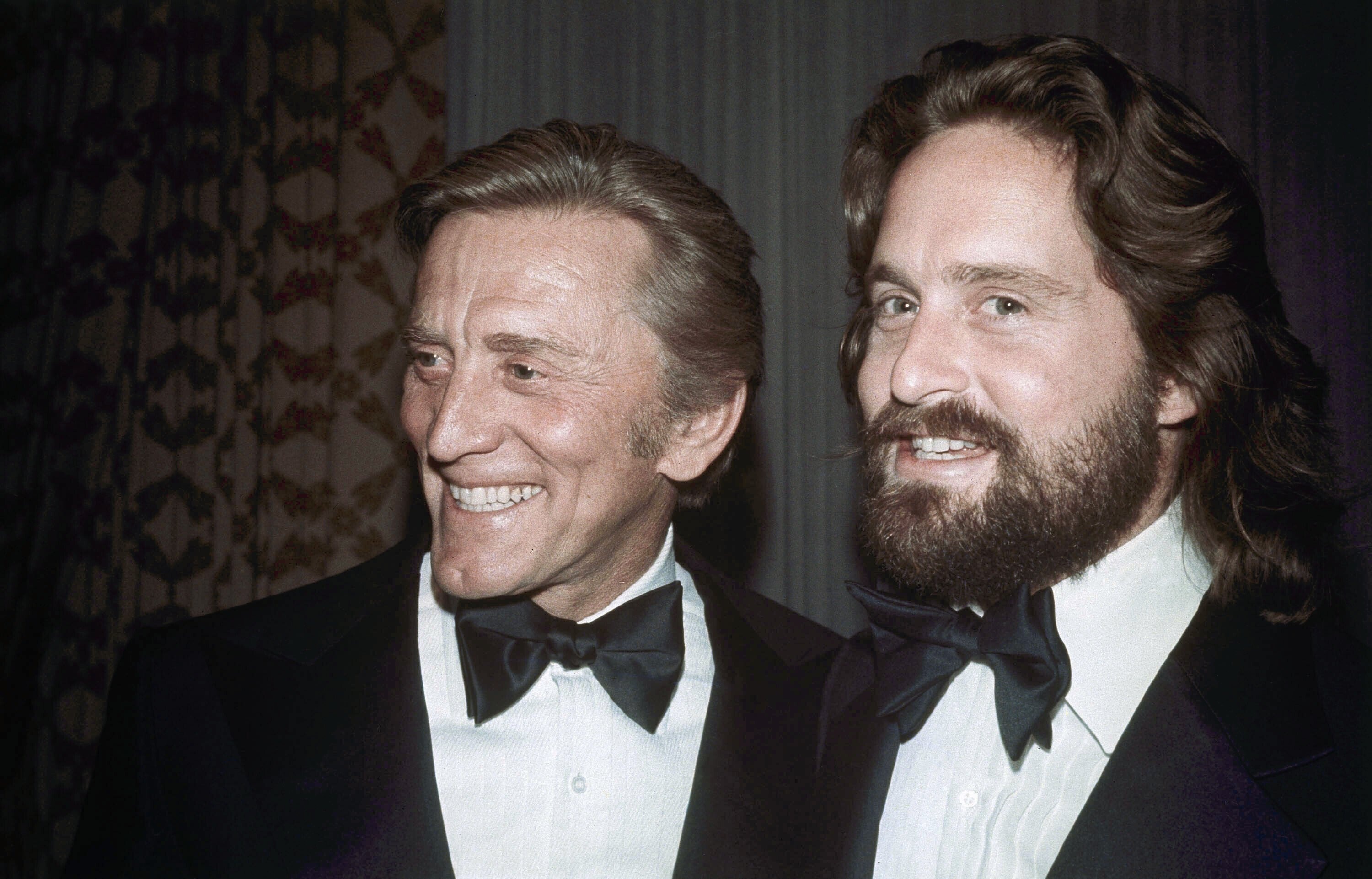 Kirk Douglas, Death reaction, Reiner Hamill, AP news, 3000x1930 HD Desktop