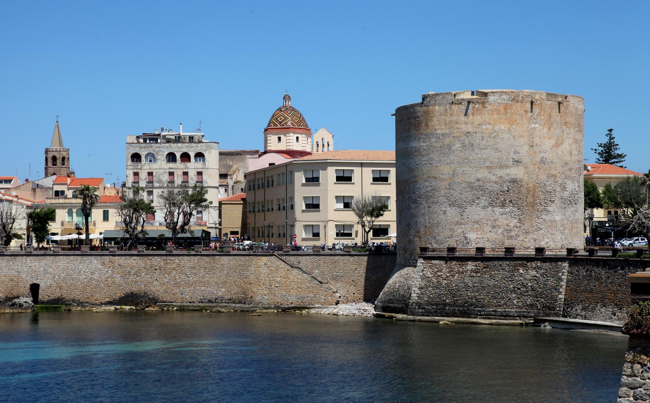 Alghero old town, Beautiful photos, Travels reviews, Charming streets, 2200x1370 HD Desktop