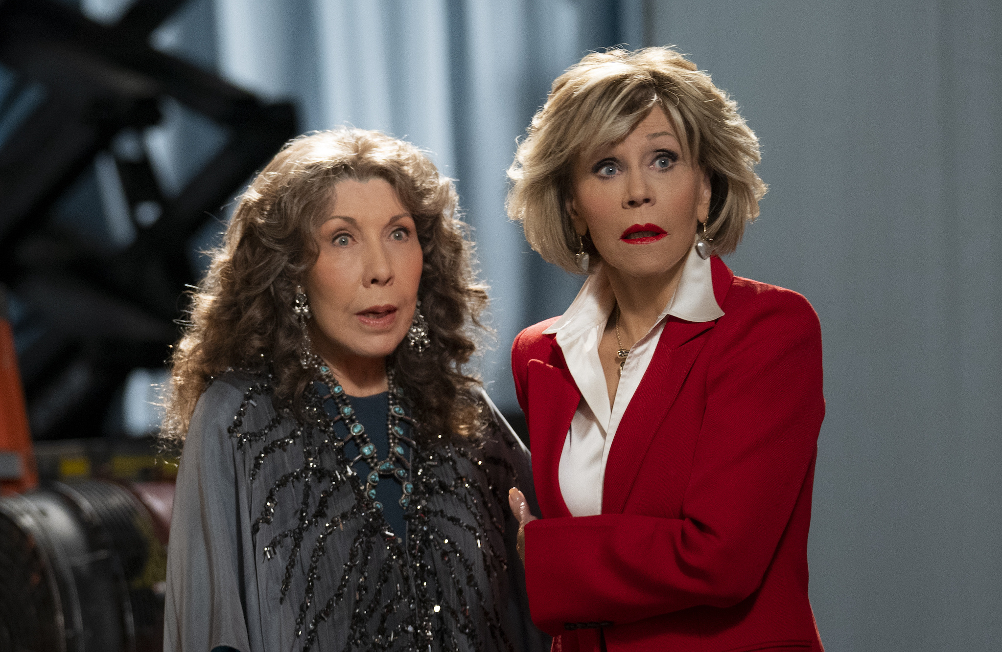 Shows like Grace and Frankie, Watchlist, Similar series, ThePopTimes, 2050x1340 HD Desktop