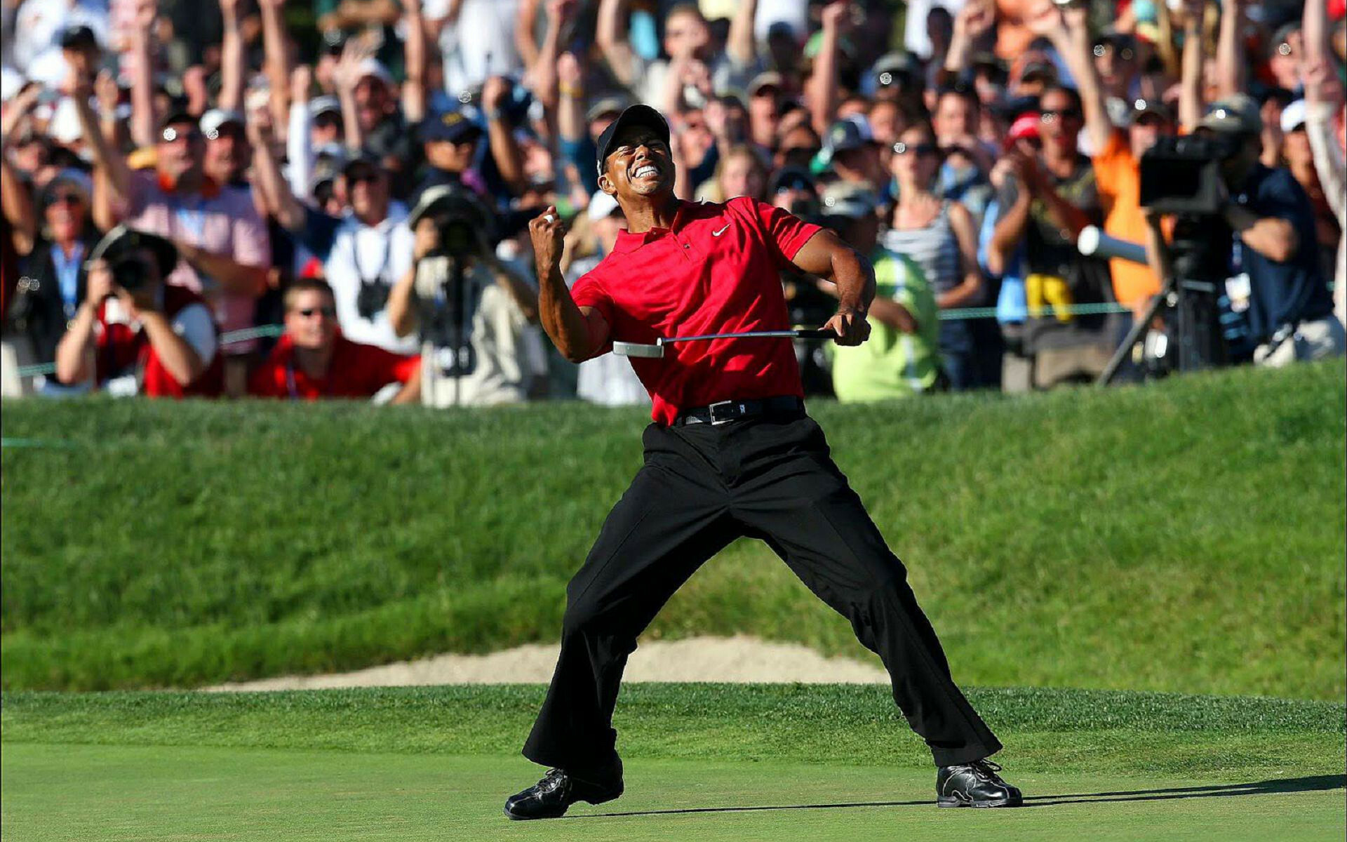 Tiger Woods, Golfing legend, Dynamic athlete, Striking portrait, 1920x1200 HD Desktop