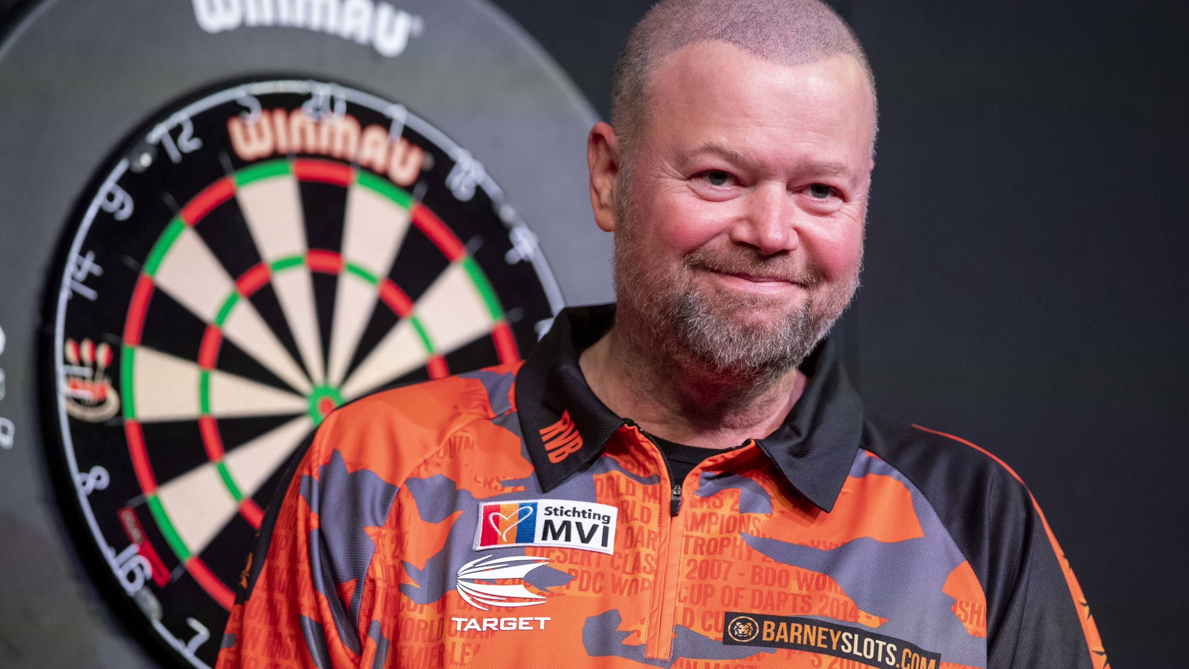 Raymond van Barneveld, Darts Wallpaper, 3840x2160 4K Desktop