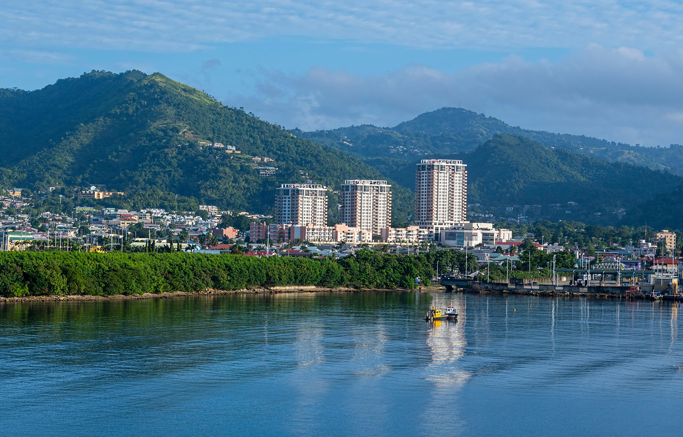 Port-of-Spain, Best seafood in Trinidad and Tobago, 2200x1410 HD Desktop