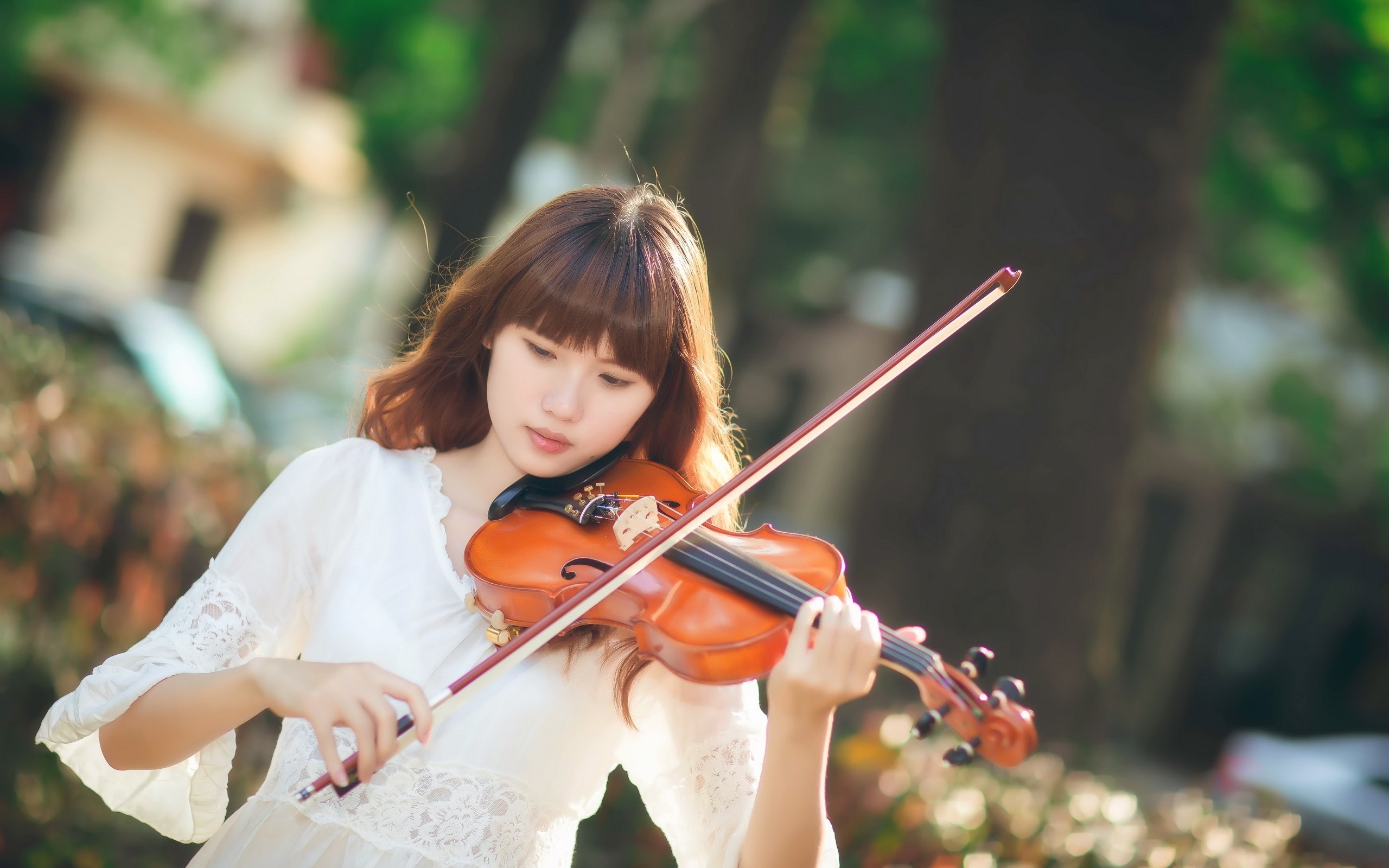 Sunlit Asian girl, Violin music, Aesthetic wallpaper, Girls wallpaper, 2560x1600 HD Desktop