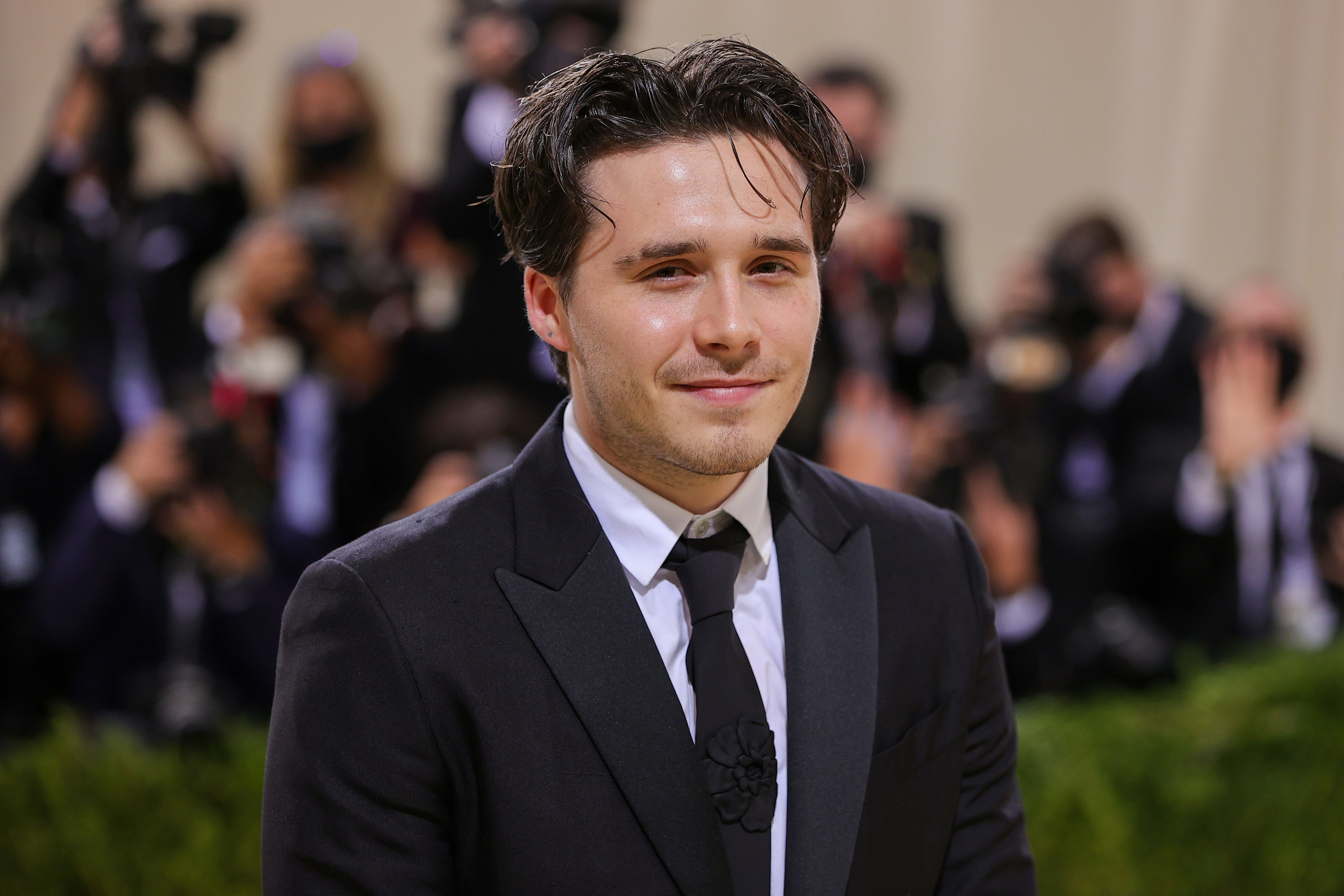 Brooklyn Beckham, Celeb news, Rich chef statement, Satirical roast, 3000x2000 HD Desktop