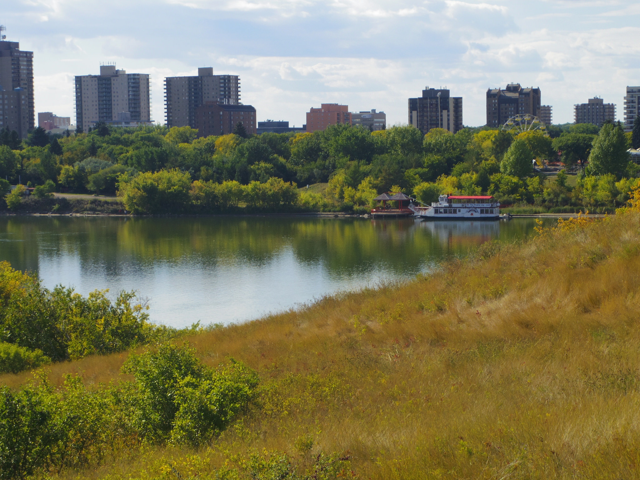 Saskatchewan River, Saskatoon city, Canadian charm, Must-visit destination, 2050x1540 HD Desktop