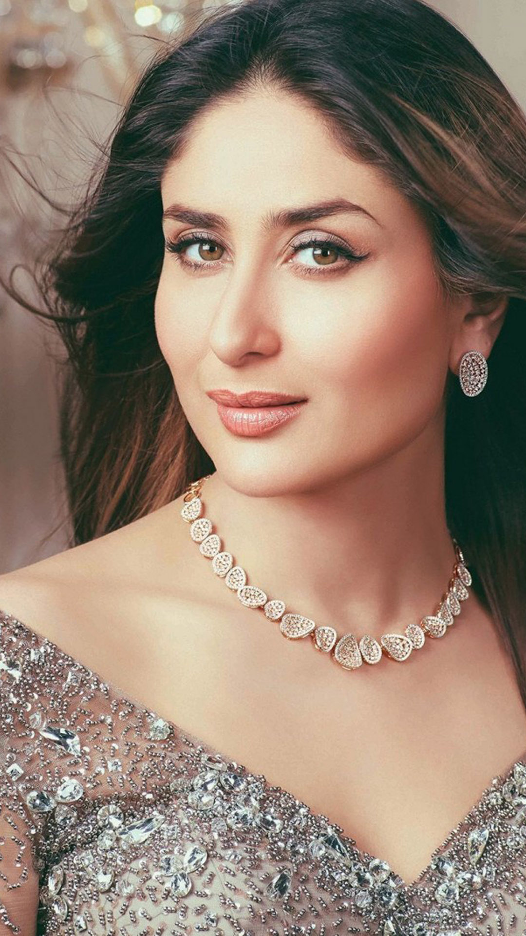 Gorgeous Kareena Kapoor, 2018 Photoshoot, 4K Ultra HD, Mobile wallpaper, 1080x1920 Full HD Phone