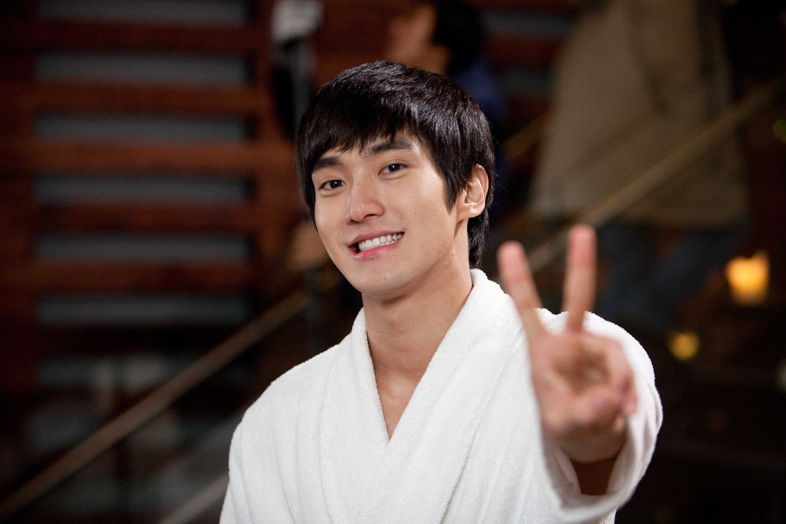 Korean actor, TV drama scene, Heartwarming moment, Emotional performance, 2500x1670 HD Desktop