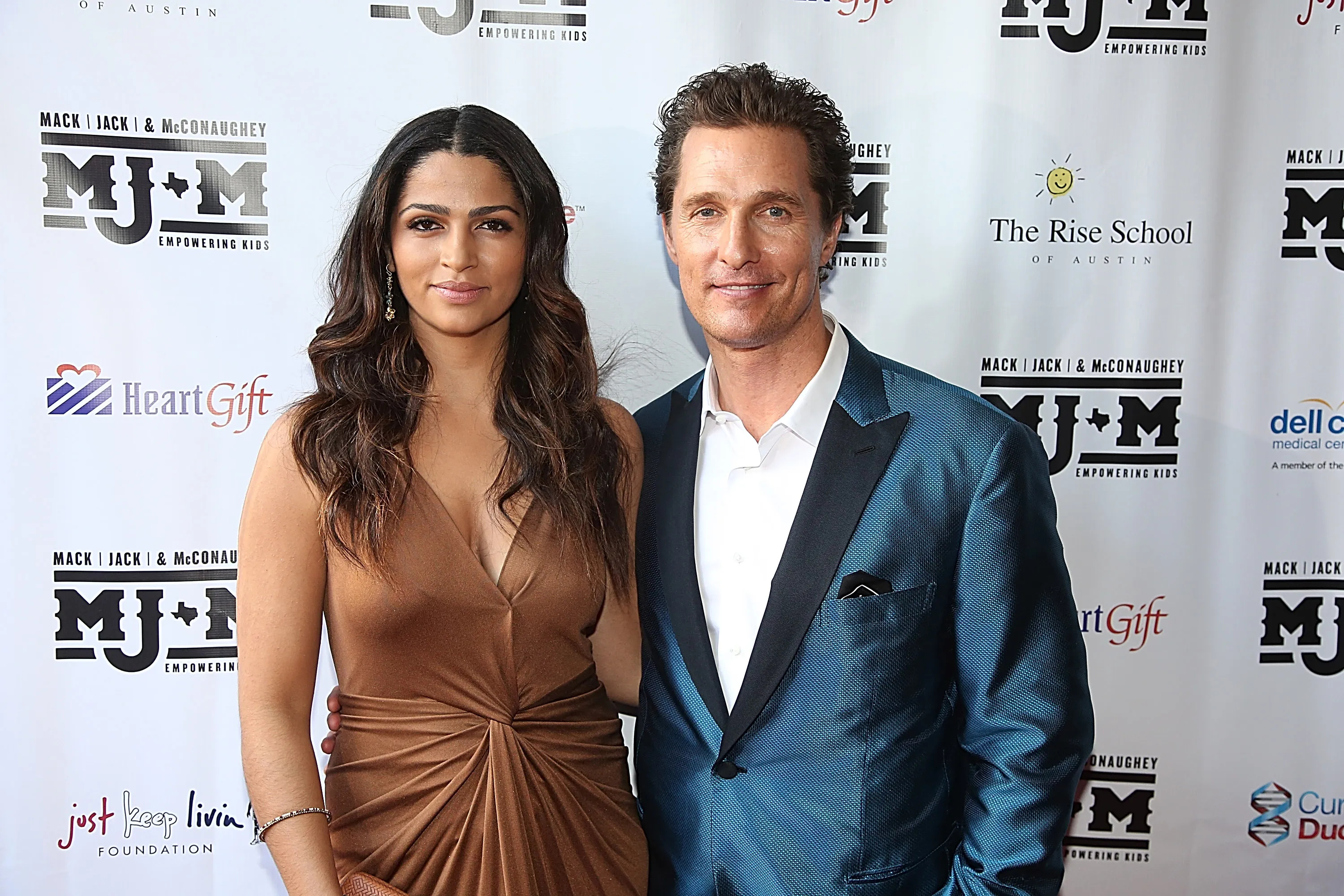 Camila Alves, Healthy eating, Flat stomach secrets, Wellness routine, 3000x2000 HD Desktop