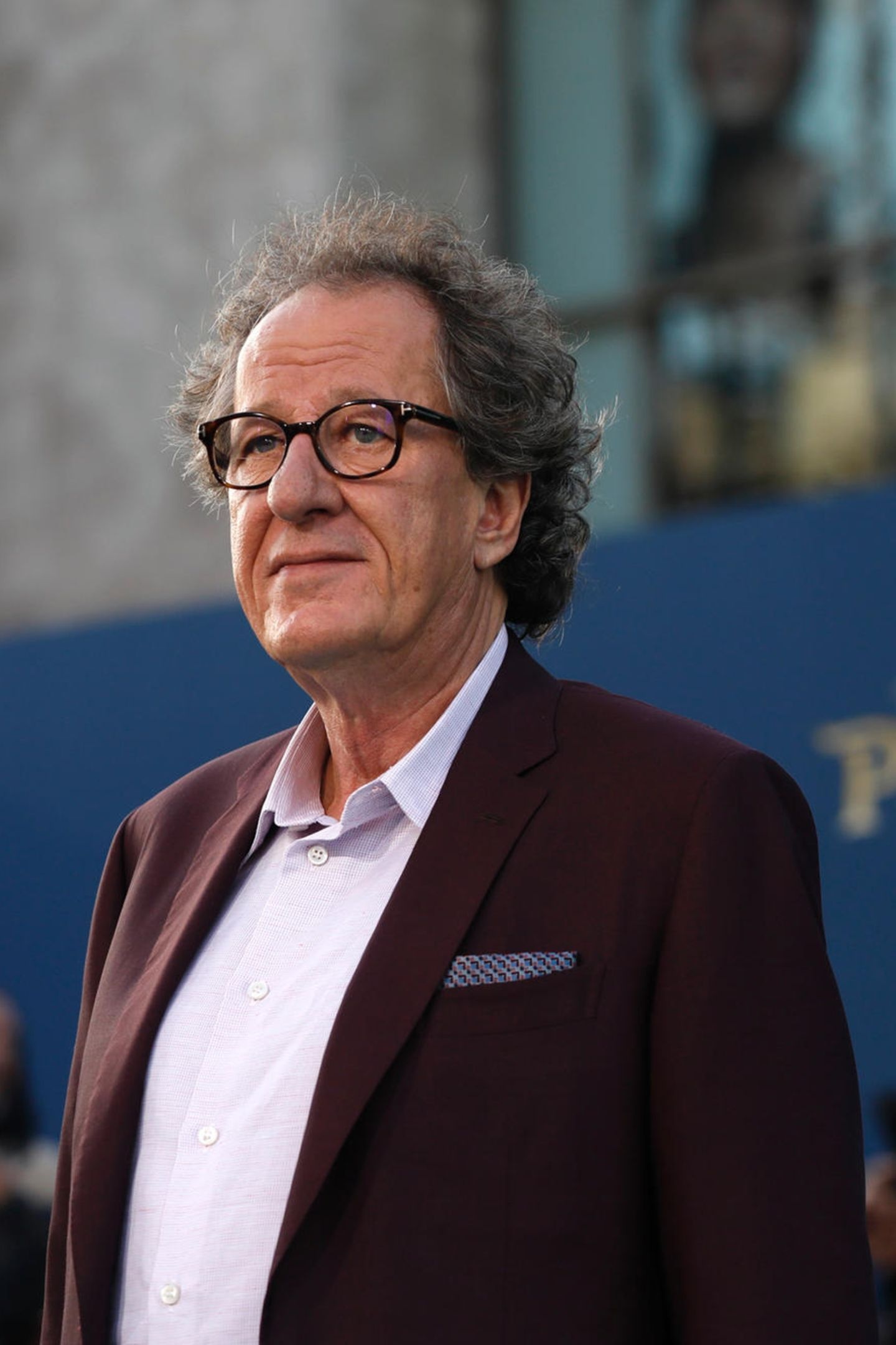 Geoffrey Rush, Actor biography, News updates, Glamorous images, 1440x2170 HD Phone