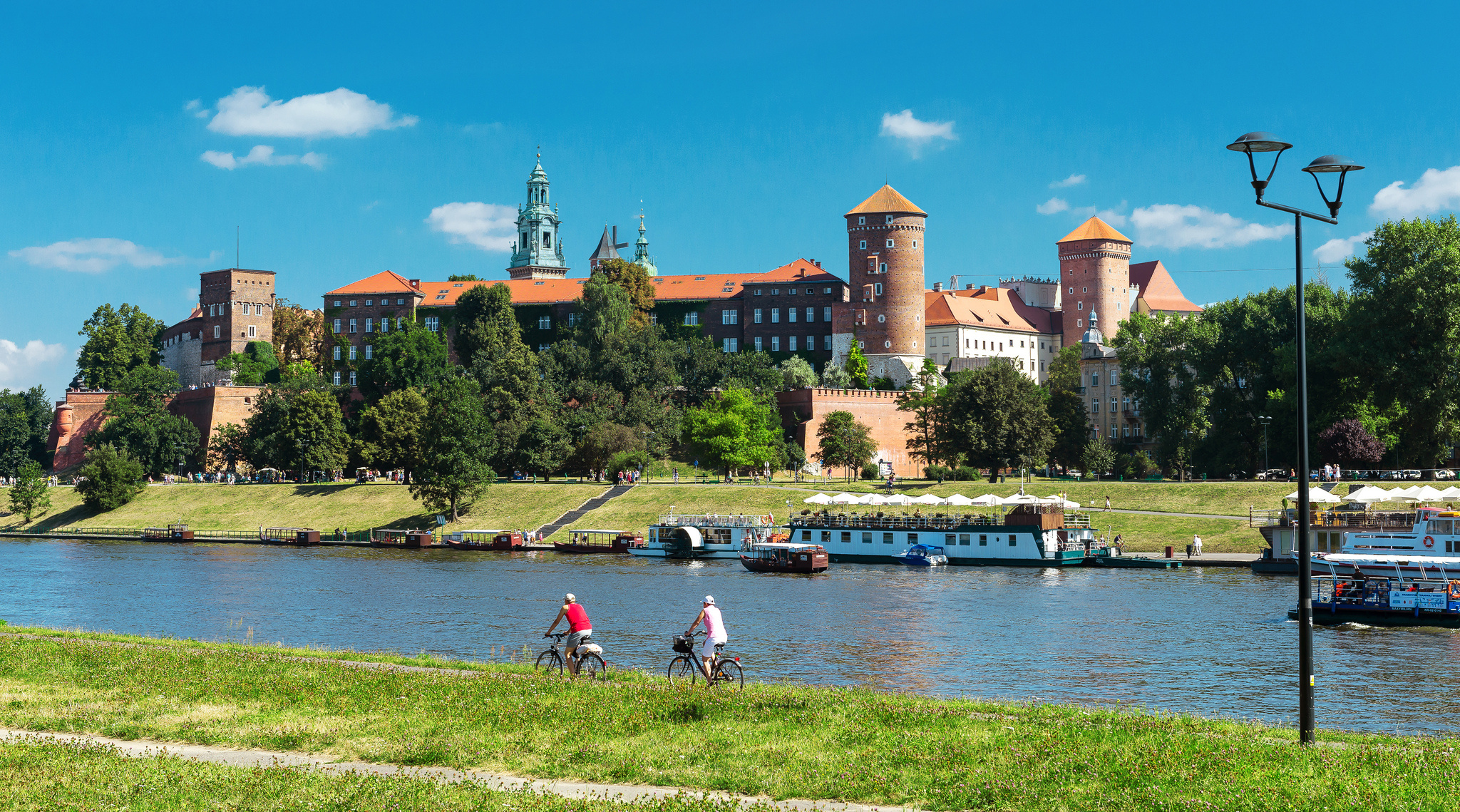 Wawel Castle, Krakow, Architectural wonder, Historical site, 2050x1140 HD Desktop