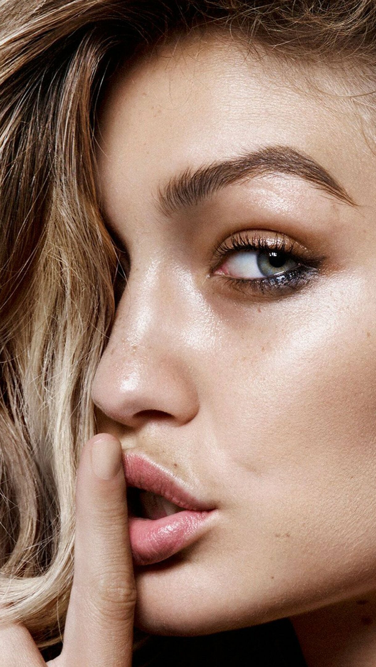 Gigi Hadid, Weitzman 2020, Celebrities, Photoshoot, 1220x2160 HD Phone