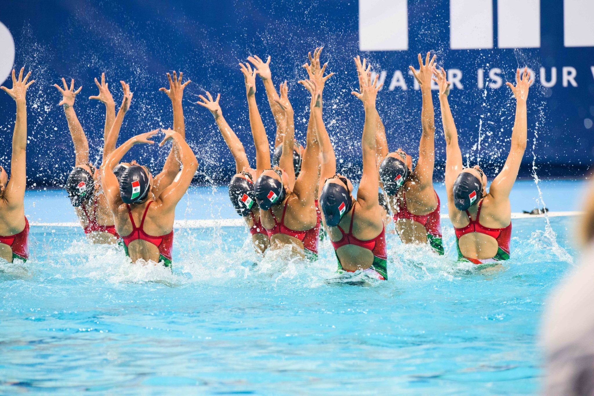 Joyful under water, Smiling faces, Synchronized happiness, Aquatic harmony, 2050x1370 HD Desktop