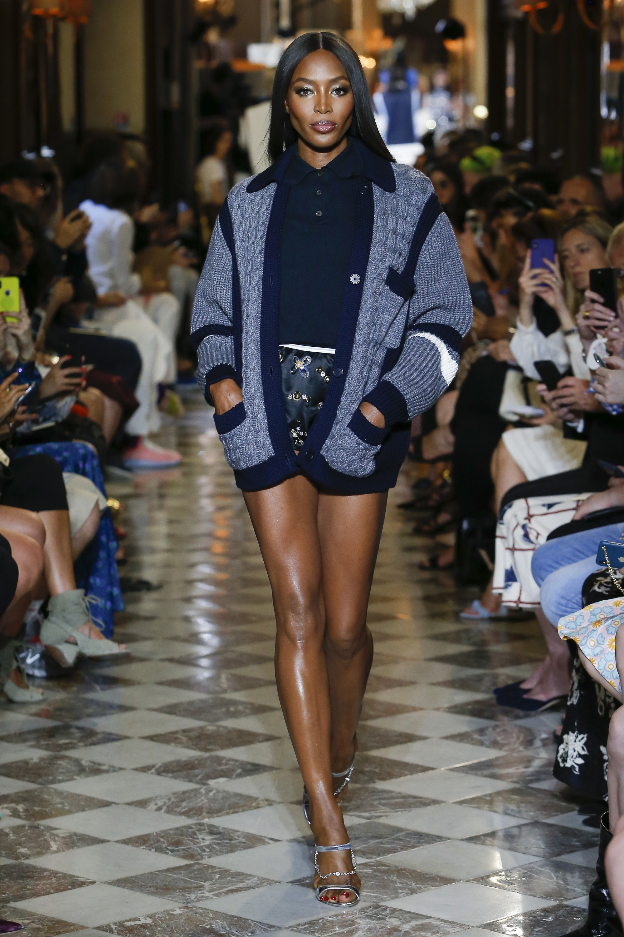 Naomi Campbell, Miu Miu resort 2019, 2000x3000 HD Phone