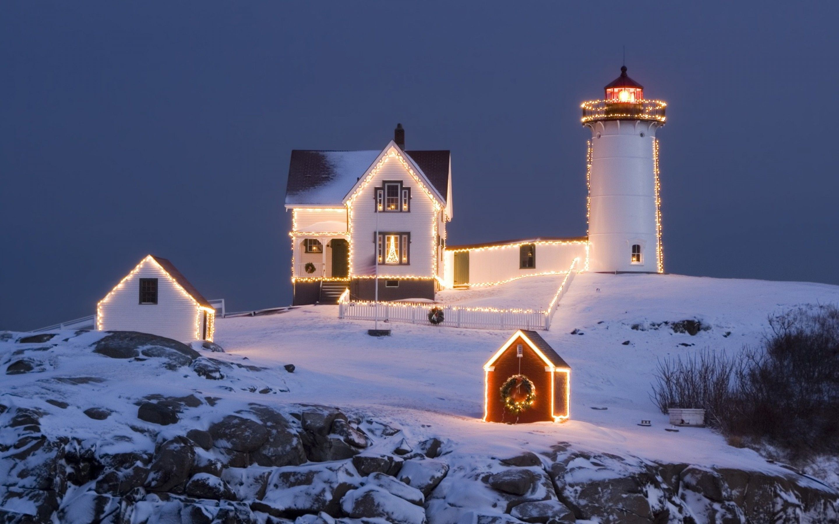 Nubble, Lighthouses Wallpaper, 2880x1800 HD Desktop